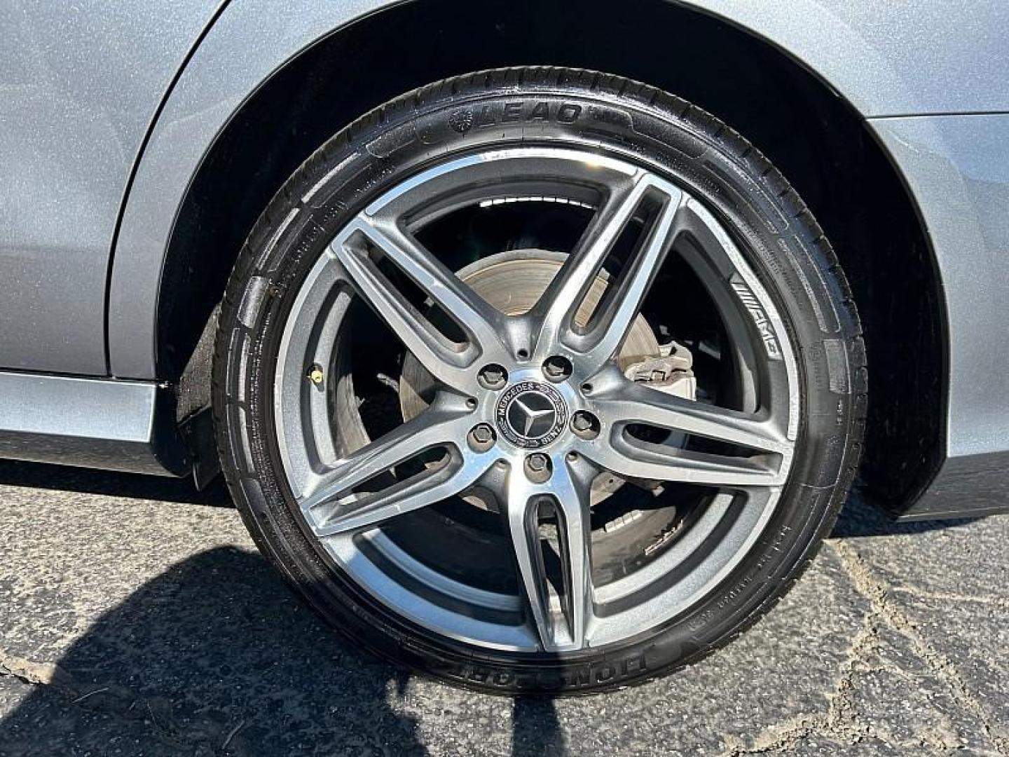 2019 GRAY Mercedes-Benz E-Class (WDDZF4KB0KA) with an 4-Cyl Turbo 2.0 Liter engine, Automatic 9-Spd 9G-Tronic transmission, located at 412 Auto Vista Drive, Palmdale, 93551, (661) 945-0620, 34.592636, -118.136681 - Photo#12