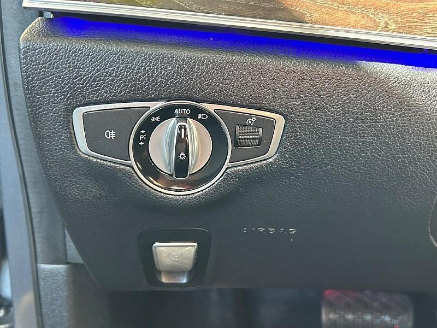 2019 GRAY Mercedes-Benz E-Class (WDDZF4KB0KA) with an 4-Cyl Turbo 2.0 Liter engine, Automatic 9-Spd 9G-Tronic transmission, located at 412 Auto Vista Drive, Palmdale, 93551, (661) 945-0620, 34.592636, -118.136681 - Photo#25
