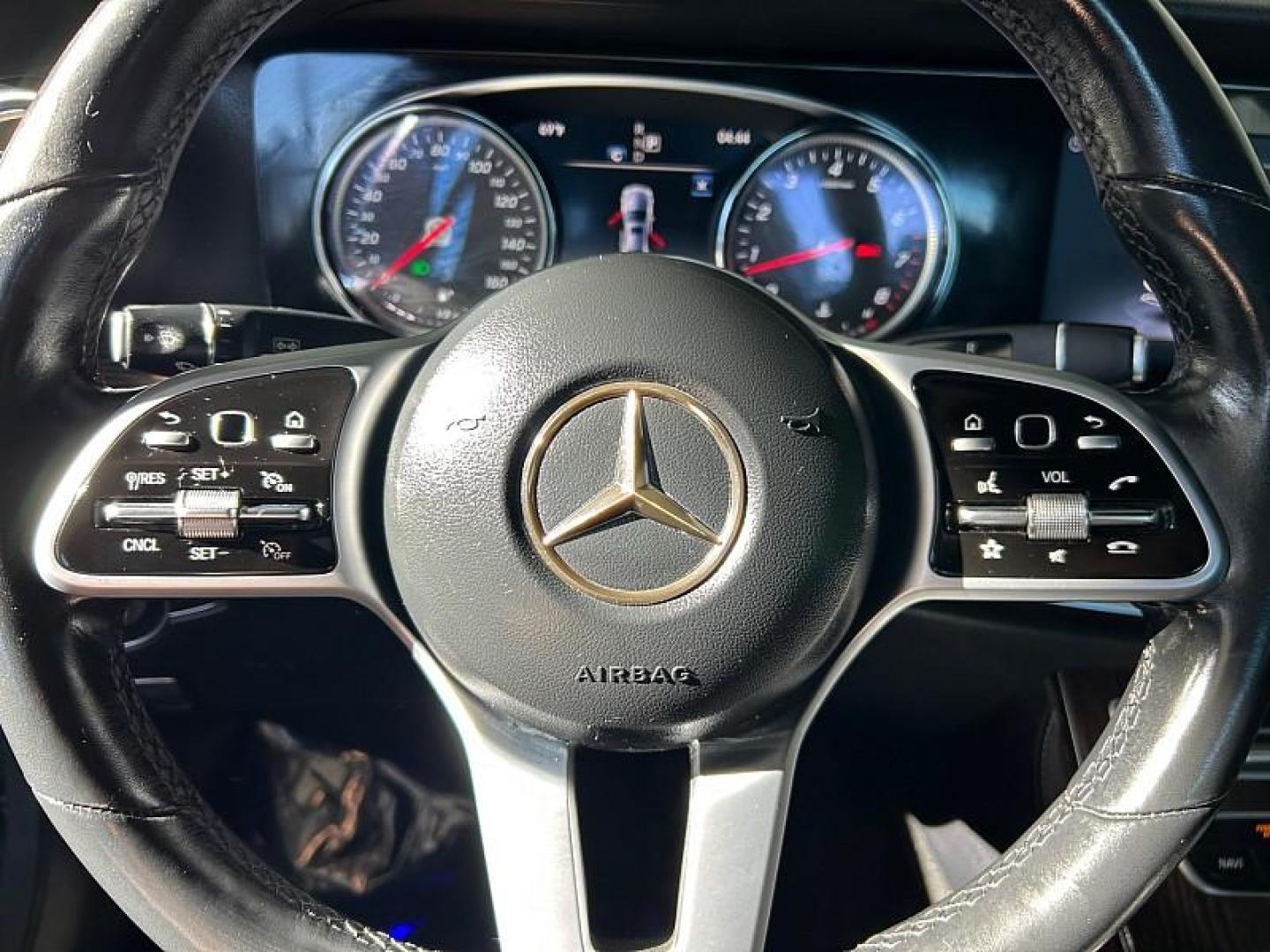 2019 GRAY Mercedes-Benz E-Class (WDDZF4KB0KA) with an 4-Cyl Turbo 2.0 Liter engine, Automatic 9-Spd 9G-Tronic transmission, located at 412 Auto Vista Drive, Palmdale, 93551, (661) 945-0620, 34.592636, -118.136681 - Photo#27