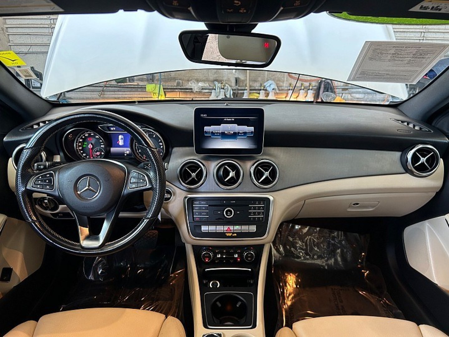 2019 White Mercedes-Benz GLA-Class (WDCTG4EB9KU) with an 4-Cyl Turbo 2.0 Liter engine, Automatic 7-Spd w/7G-DCT transmission, located at 412 Auto Vista Drive, Palmdale, 93551, (661) 945-0620, 34.592636, -118.136681- Photo#11