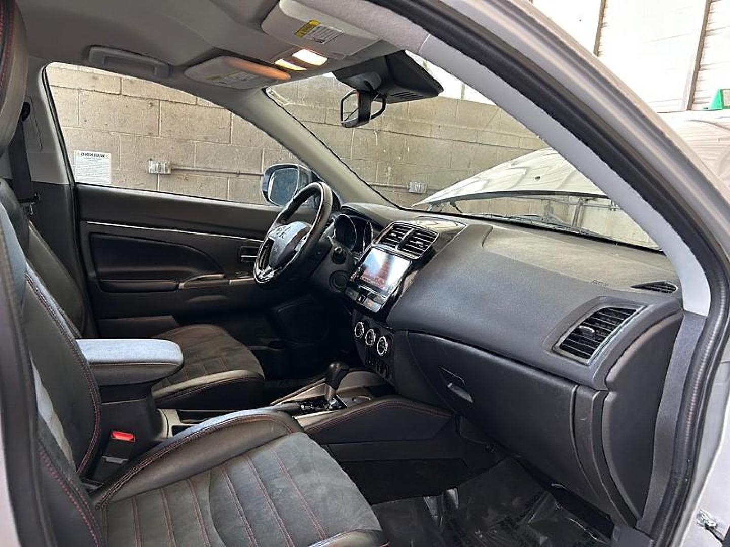 2019 SILVER Mitsubishi Outlander Sport (JA4AP4AW0KU) with an 4-Cyl 2.4 Liter engine, Automatic CVT w/Sportronic transmission, located at 412 Auto Vista Drive, Palmdale, 93551, (661) 945-0620, 34.592636, -118.136681 - Photo#25