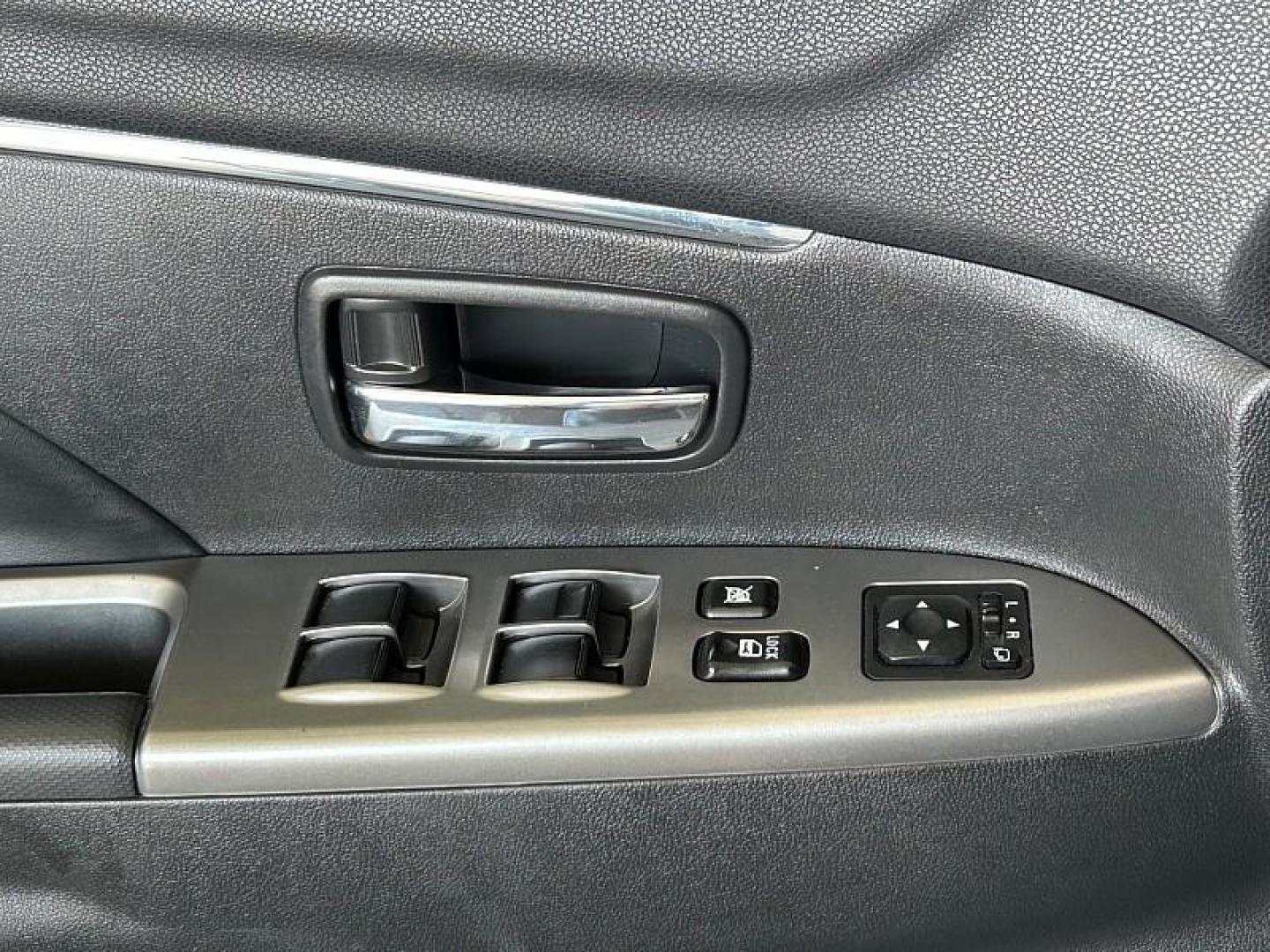 2019 SILVER Mitsubishi Outlander Sport (JA4AP4AW0KU) with an 4-Cyl 2.4 Liter engine, Automatic CVT w/Sportronic transmission, located at 412 Auto Vista Drive, Palmdale, 93551, (661) 945-0620, 34.592636, -118.136681 - Photo#26