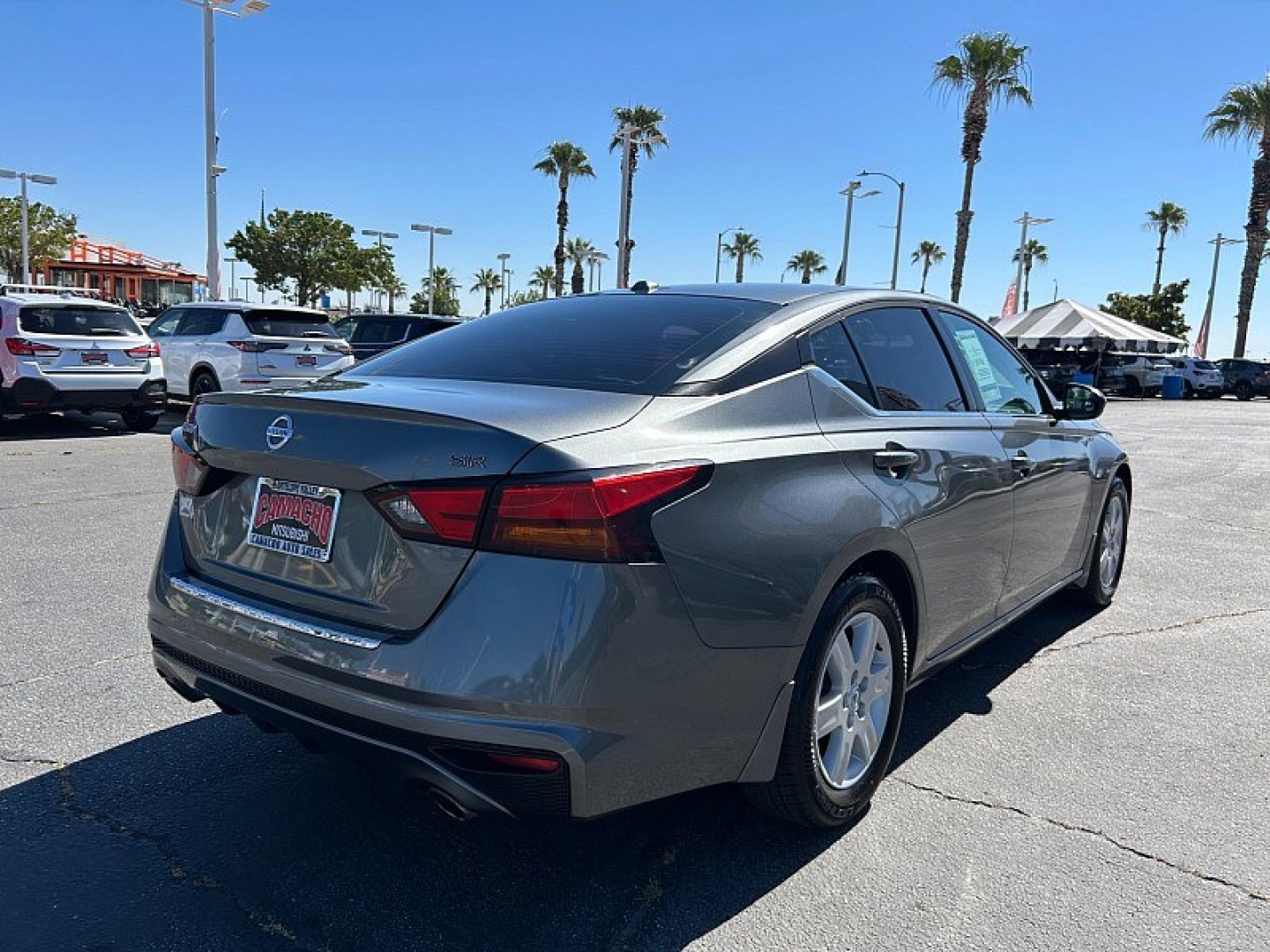 2019 Gray Nissan Altima (1N4BL4CV7KN) with an 4-Cyl 2.5 Liter engine, Automatic Xtronic CVT transmission, located at 412 Auto Vista Drive, Palmdale, 93551, (661) 945-0620, 34.592636, -118.136681- Photo#6
