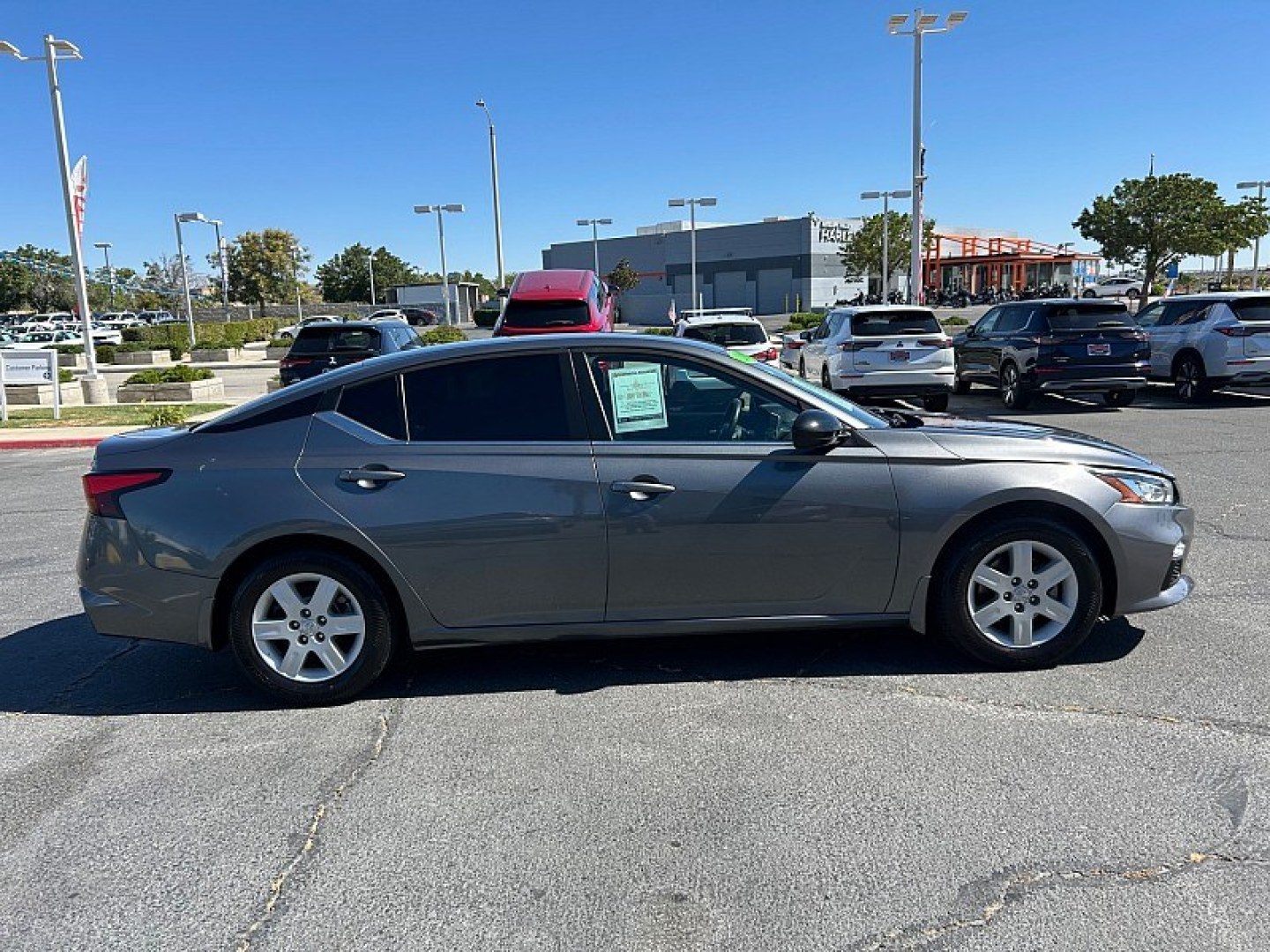 2019 Gray Nissan Altima (1N4BL4CV7KN) with an 4-Cyl 2.5 Liter engine, Automatic Xtronic CVT transmission, located at 412 Auto Vista Drive, Palmdale, 93551, (661) 945-0620, 34.592636, -118.136681- Photo#7