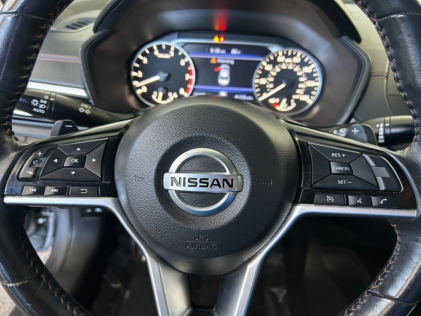 2019 Gray Nissan Altima (1N4BL4CV7KN) with an 4-Cyl 2.5 Liter engine, Automatic Xtronic CVT transmission, located at 412 Auto Vista Drive, Palmdale, 93551, (661) 945-0620, 34.592636, -118.136681- Photo#11
