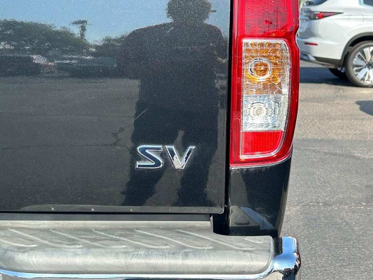 2019 BLACK Nissan Frontier 2WD (1N6AD0ERXKN) with an V6 4.0 Liter engine, Automatic 5-Spd transmission, located at 412 Auto Vista Drive, Palmdale, 93551, (661) 945-0620, 34.592636, -118.136681 - Photo#16