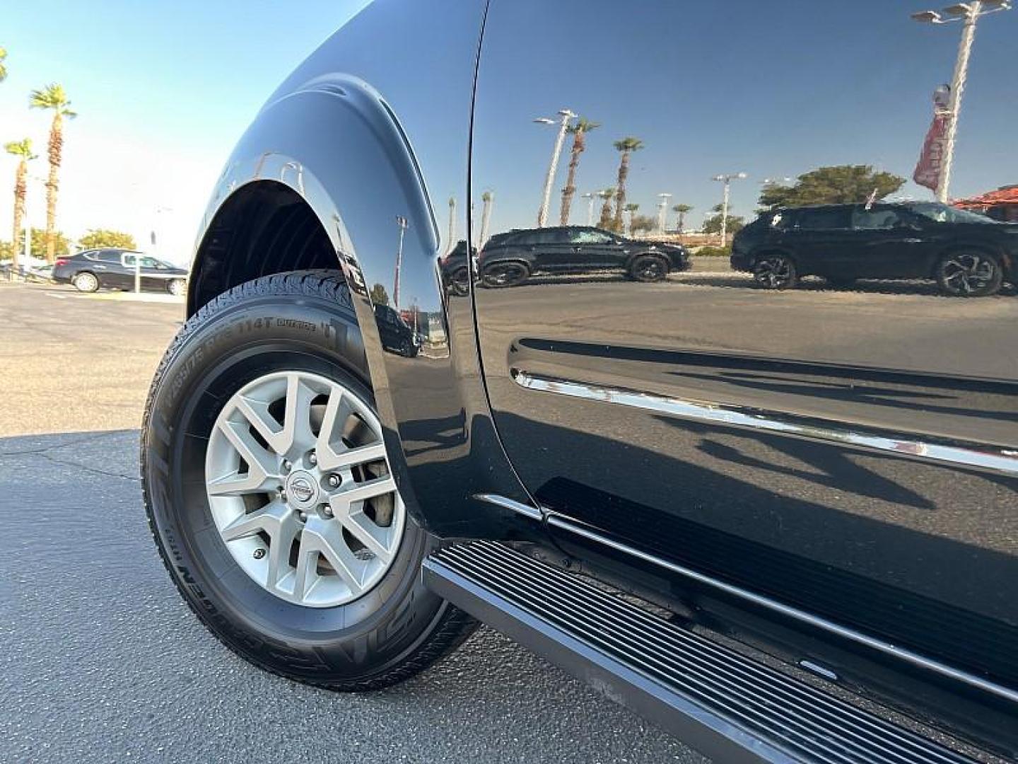 2019 BLACK Nissan Frontier 2WD (1N6AD0ERXKN) with an V6 4.0 Liter engine, Automatic 5-Spd transmission, located at 412 Auto Vista Drive, Palmdale, 93551, (661) 945-0620, 34.592636, -118.136681 - Photo#17