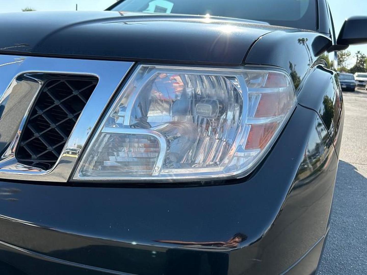 2019 BLACK Nissan Frontier 2WD (1N6AD0ERXKN) with an V6 4.0 Liter engine, Automatic 5-Spd transmission, located at 412 Auto Vista Drive, Palmdale, 93551, (661) 945-0620, 34.592636, -118.136681 - Photo#22