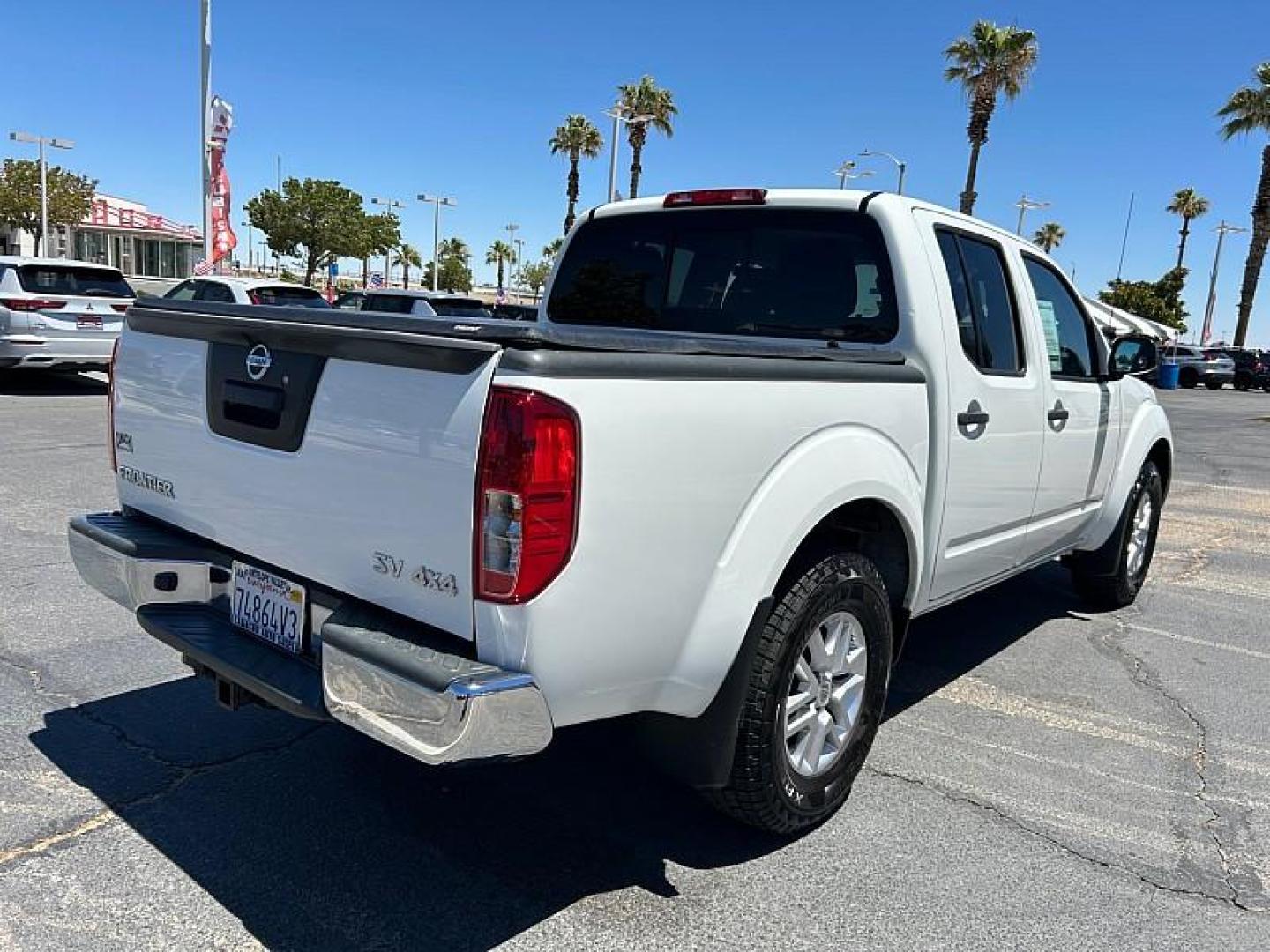 2019 WHITE Nissan Frontier 4WD (1N6AD0EV1KN) with an V6 4.0 Liter engine, Automatic 5-Spd transmission, located at 412 Auto Vista Drive, Palmdale, 93551, (661) 945-0620, 34.592636, -118.136681 - Photo#3