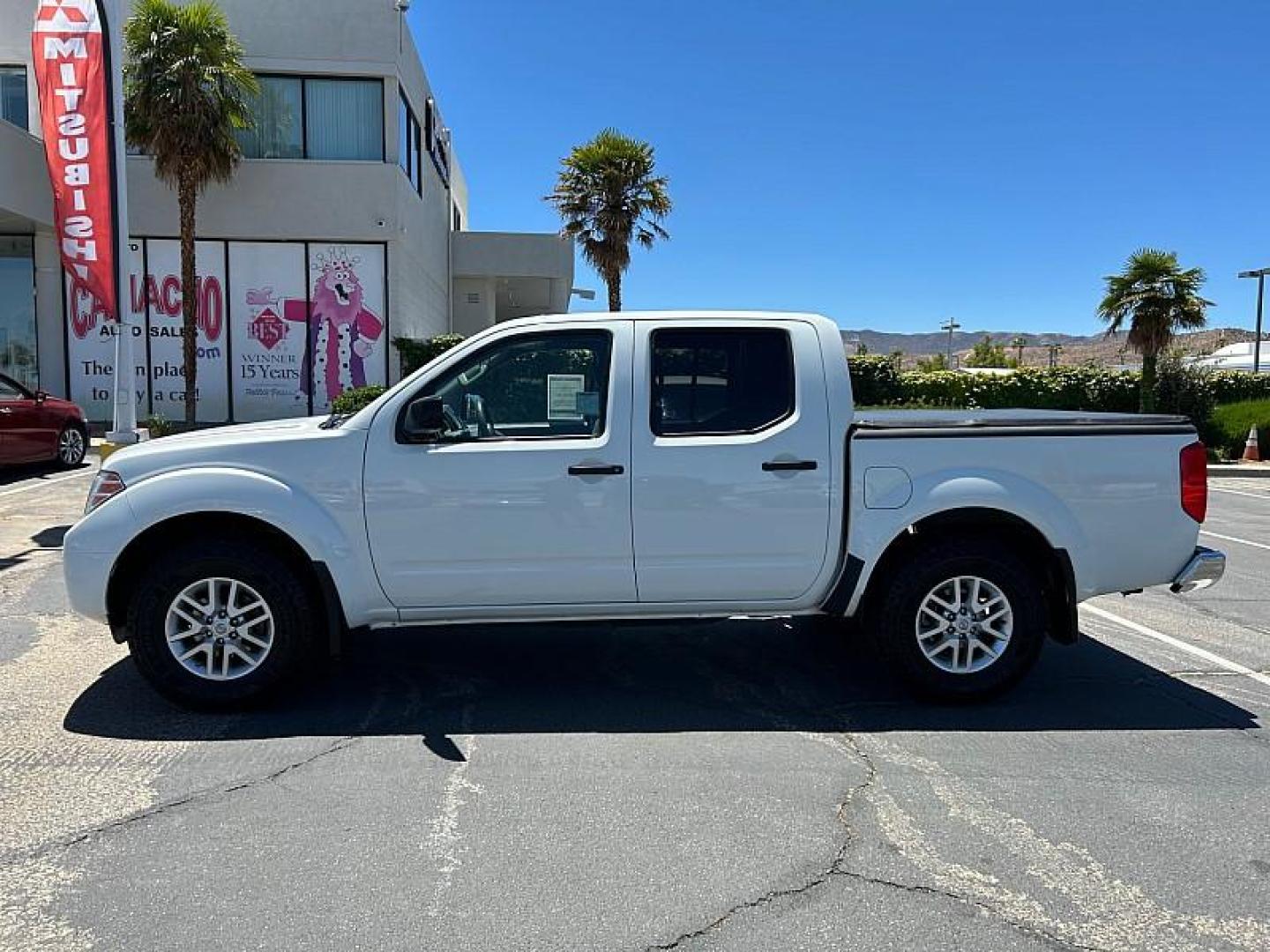 2019 WHITE Nissan Frontier 4WD (1N6AD0EV1KN) with an V6 4.0 Liter engine, Automatic 5-Spd transmission, located at 412 Auto Vista Drive, Palmdale, 93551, (661) 945-0620, 34.592636, -118.136681 - Photo#6