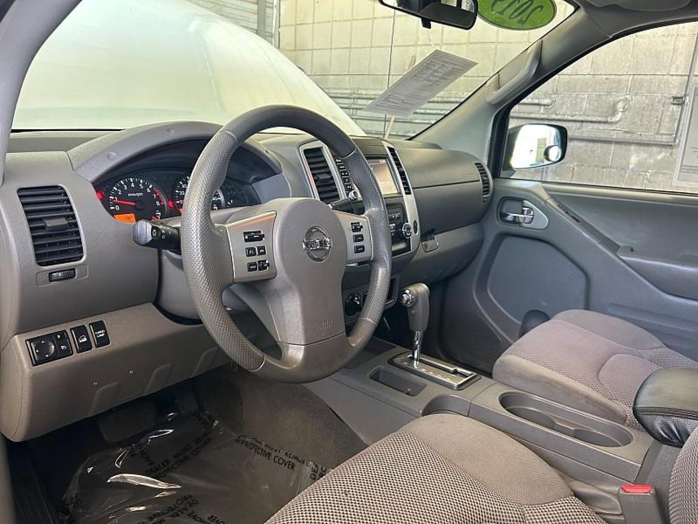 2019 WHITE Nissan Frontier 4WD (1N6AD0EV1KN) with an V6 4.0 Liter engine, Automatic 5-Spd transmission, located at 412 Auto Vista Drive, Palmdale, 93551, (661) 945-0620, 34.592636, -118.136681 - Photo#9