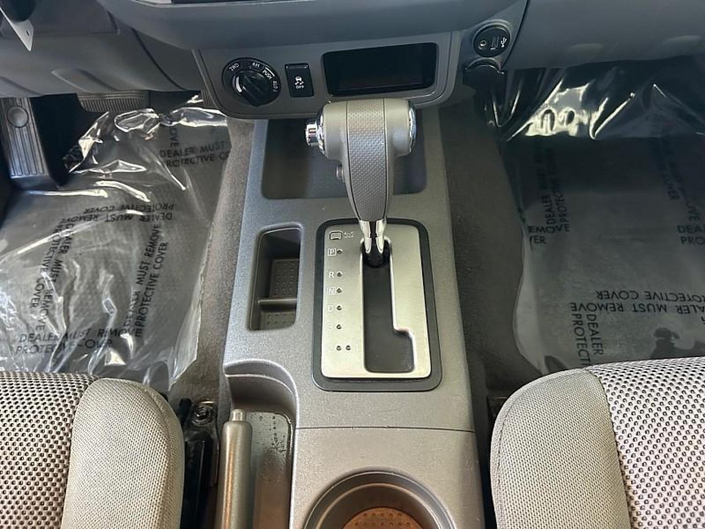 2019 WHITE Nissan Frontier 4WD (1N6AD0EV1KN) with an V6 4.0 Liter engine, Automatic 5-Spd transmission, located at 412 Auto Vista Drive, Palmdale, 93551, (661) 945-0620, 34.592636, -118.136681 - Photo#11