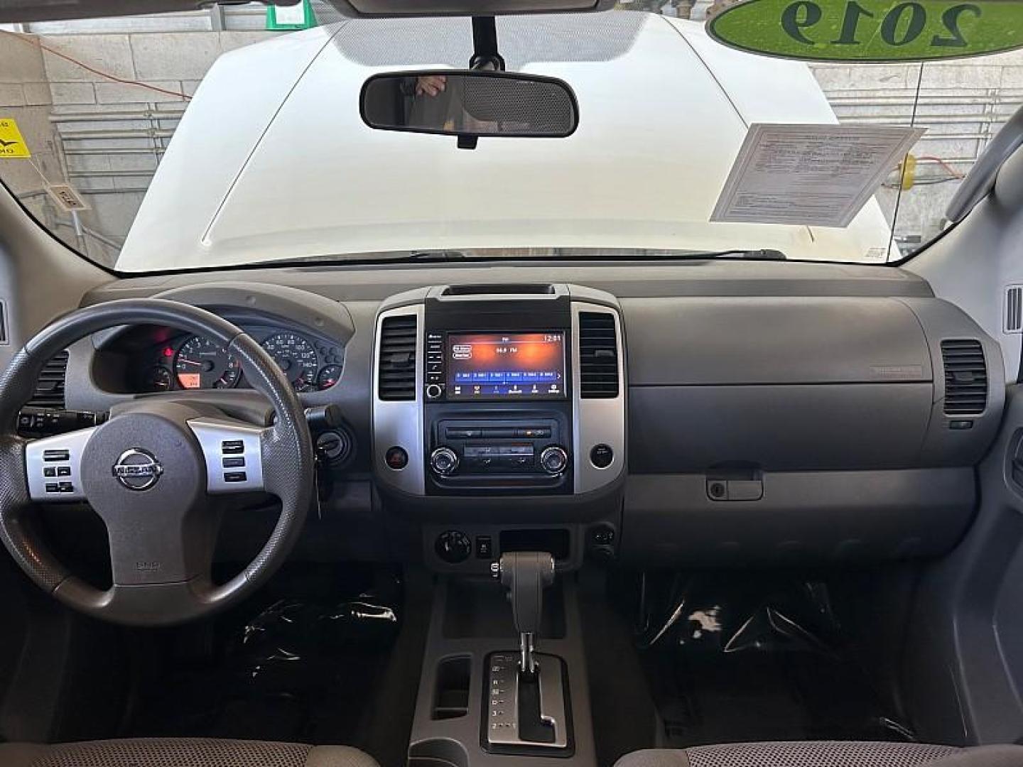 2019 WHITE Nissan Frontier 4WD (1N6AD0EV1KN) with an V6 4.0 Liter engine, Automatic 5-Spd transmission, located at 412 Auto Vista Drive, Palmdale, 93551, (661) 945-0620, 34.592636, -118.136681 - Photo#14
