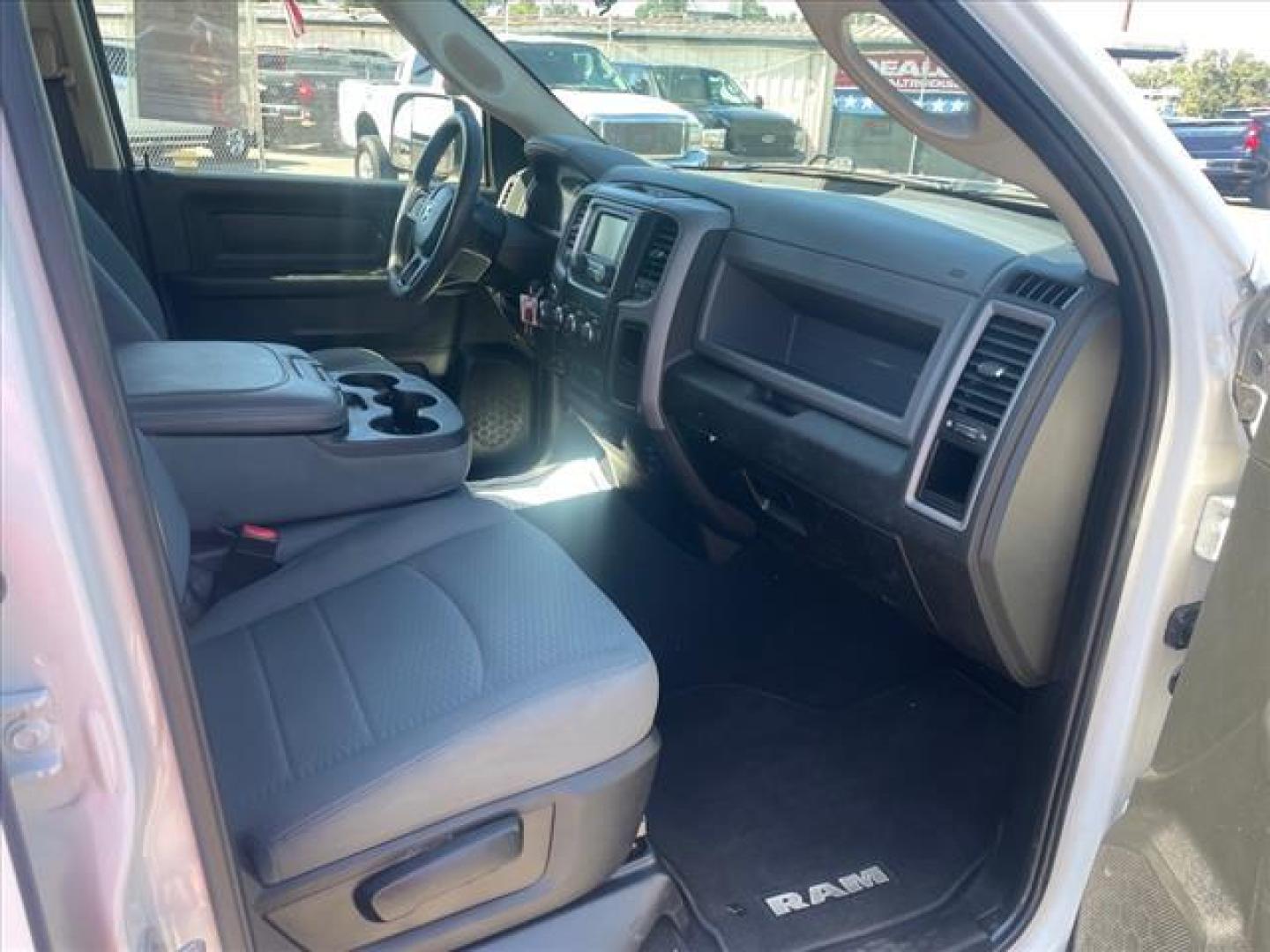 2019 Bright White Clear Coat RAM 1500 Classic Tradesman (1C6RR6FT1KS) with an 5.7L HEMI 5.7L V8 395hp 410ft. Sequential Multiport Fuel Injection engine, 8-Speed Shiftable Automatic transmission, located at 800 Riverside Ave, Roseville, CA, 95678, 916-773-4549 & Toll Free: 866-719-4393, 38.732265, -121.291039 - QUAD CAB TRADESMAN 5.7 HEMI V8 ONE OWNER CLEAN CARFAX - Photo#15