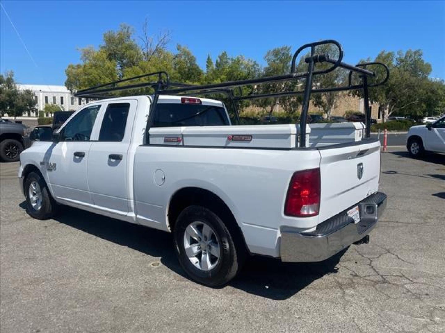 2019 Bright White Clear Coat RAM 1500 Classic Tradesman (1C6RR6FT1KS) with an 5.7L HEMI 5.7L V8 395hp 410ft. Sequential Multiport Fuel Injection engine, 8-Speed Shiftable Automatic transmission, located at 800 Riverside Ave, Roseville, CA, 95678, 916-773-4549 & Toll Free: 866-719-4393, 38.732265, -121.291039 - QUAD CAB TRADESMAN 5.7 HEMI V8 ONE OWNER CLEAN CARFAX - Photo#3