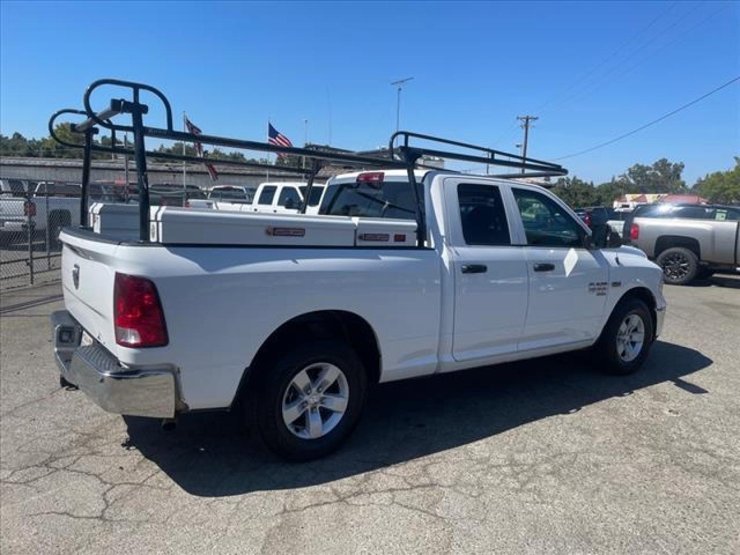2019 Bright White Clear Coat RAM 1500 Classic Tradesman (1C6RR6FT1KS) with an 5.7L HEMI 5.7L V8 395hp 410ft. Sequential Multiport Fuel Injection engine, 8-Speed Shiftable Automatic transmission, located at 800 Riverside Ave, Roseville, CA, 95678, 916-773-4549 & Toll Free: 866-719-4393, 38.732265, -121.291039 - QUAD CAB TRADESMAN 5.7 HEMI V8 ONE OWNER CLEAN CARFAX - Photo#4