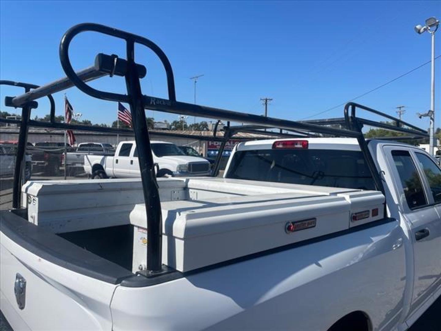 2019 Bright White Clear Coat RAM 1500 Classic Tradesman (1C6RR6FT1KS) with an 5.7L HEMI 5.7L V8 395hp 410ft. Sequential Multiport Fuel Injection engine, 8-Speed Shiftable Automatic transmission, located at 800 Riverside Ave, Roseville, CA, 95678, 916-773-4549 & Toll Free: 866-719-4393, 38.732265, -121.291039 - QUAD CAB TRADESMAN 5.7 HEMI V8 ONE OWNER CLEAN CARFAX - Photo#5