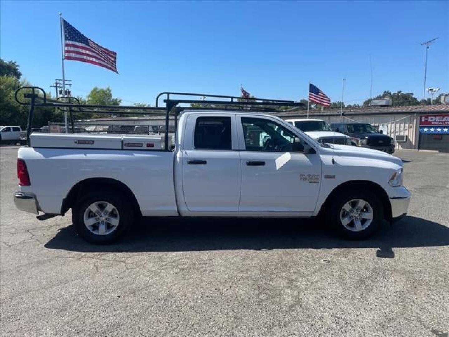 2019 Bright White Clear Coat RAM 1500 Classic Tradesman (1C6RR6FT1KS) with an 5.7L HEMI 5.7L V8 395hp 410ft. Sequential Multiport Fuel Injection engine, 8-Speed Shiftable Automatic transmission, located at 800 Riverside Ave, Roseville, CA, 95678, 916-773-4549 & Toll Free: 866-719-4393, 38.732265, -121.291039 - QUAD CAB TRADESMAN 5.7 HEMI V8 ONE OWNER CLEAN CARFAX - Photo#7