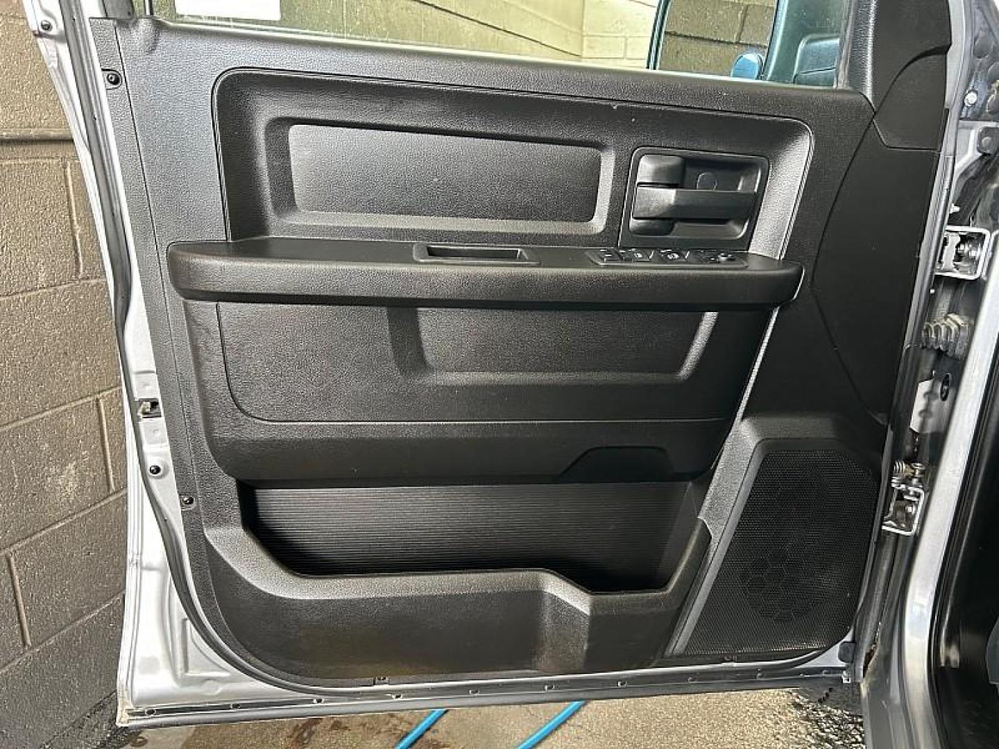 2019 SILVER Ram 1500 Classic 2WD (1C6RR6FG3KS) with an 6-Cyl 3.6 Liter engine, Automatic 8-Spd transmission, located at 412 Auto Vista Drive, Palmdale, 93551, (661) 945-0620, 34.592636, -118.136681 - Photo#9