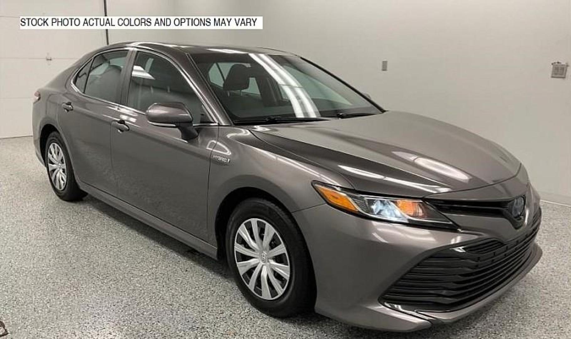 2019 silver Toyota Camry (4T1B11HKXKU) with an 4-Cyl 2.5 Liter engine, Automatic 8-Spd w/Sequential Shift transmission, located at 412 Auto Vista Drive, Palmdale, 93551, (661) 945-0620, 34.592636, -118.136681 - Photo#0