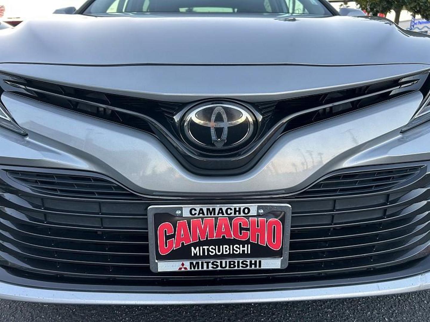 2019 SILVER Toyota Camry (4T1B11HKXKU) with an 4-Cyl 2.5 Liter engine, Automatic 8-Spd w/Sequential Shift transmission, located at 412 Auto Vista Drive, Palmdale, 93551, (661) 945-0620, 34.592636, -118.136681 - Photo#4