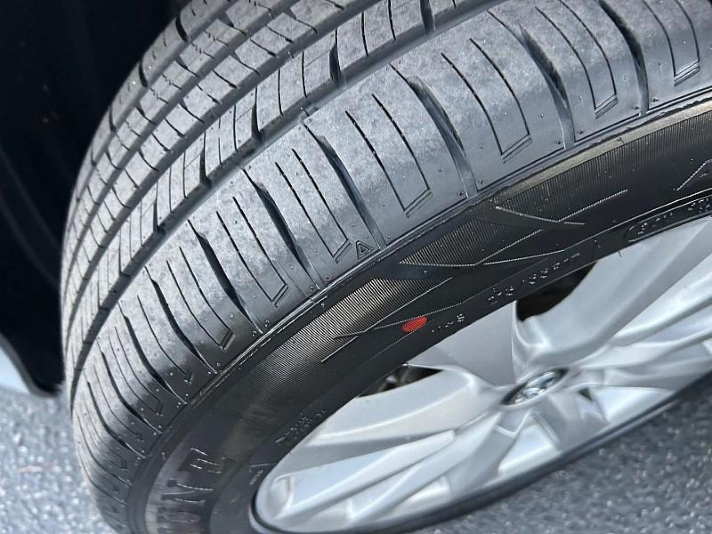 2019 SILVER Toyota Camry (4T1B11HKXKU) with an 4-Cyl 2.5 Liter engine, Automatic 8-Spd w/Sequential Shift transmission, located at 412 Auto Vista Drive, Palmdale, 93551, (661) 945-0620, 34.592636, -118.136681 - Photo#13