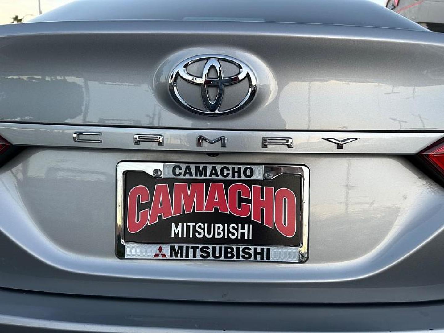 2019 SILVER Toyota Camry (4T1B11HKXKU) with an 4-Cyl 2.5 Liter engine, Automatic 8-Spd w/Sequential Shift transmission, located at 412 Auto Vista Drive, Palmdale, 93551, (661) 945-0620, 34.592636, -118.136681 - Photo#16