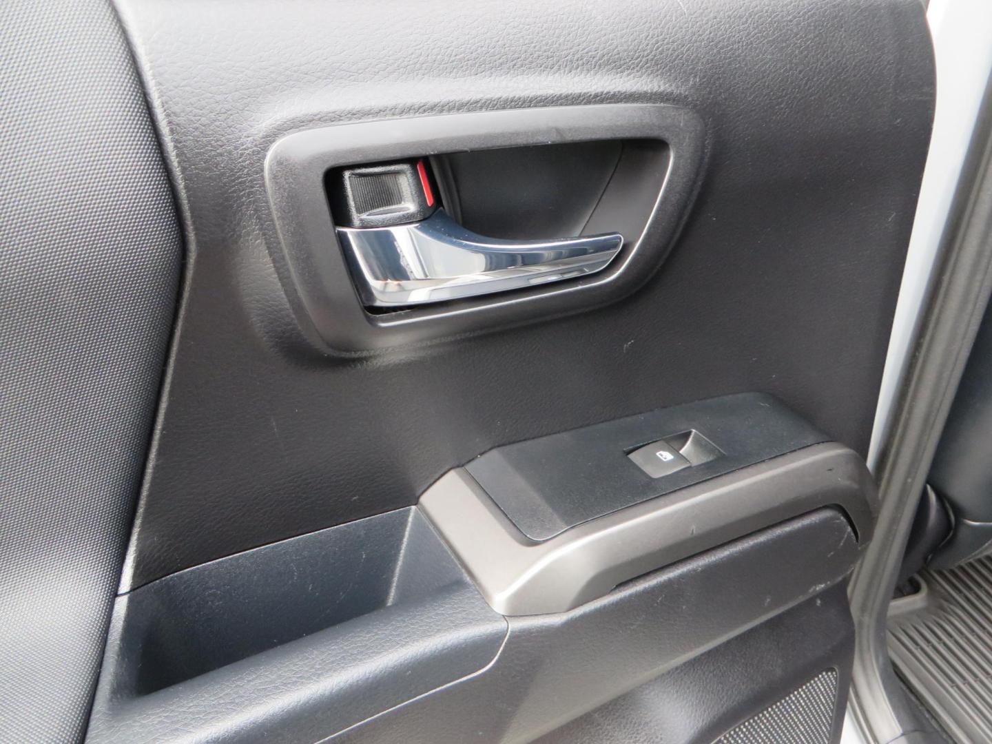 2019 grey /black Toyota Tacoma TRD Sport Double Cab (3TMCZ5AN2KM) with an 3.6L V6 DOHC 24V engine, 6A transmission, located at 2630 Grass Valley Highway, Auburn, CA, 95603, (530) 508-5100, 38.937893, -121.095482 - Must see Tacoma sitting on King 2.5 adjustable remote reservoir coilovers, King 2.5 adjustable remote reservoir rear shocks, Icon Upper control arms, BFG KO3 tires, 17" Method NV wheels, C4 front bumper, Baja Designs lights, LUXX series taillights, aluminum TRD skid plate, bedmat, bed extender, and - Photo#48