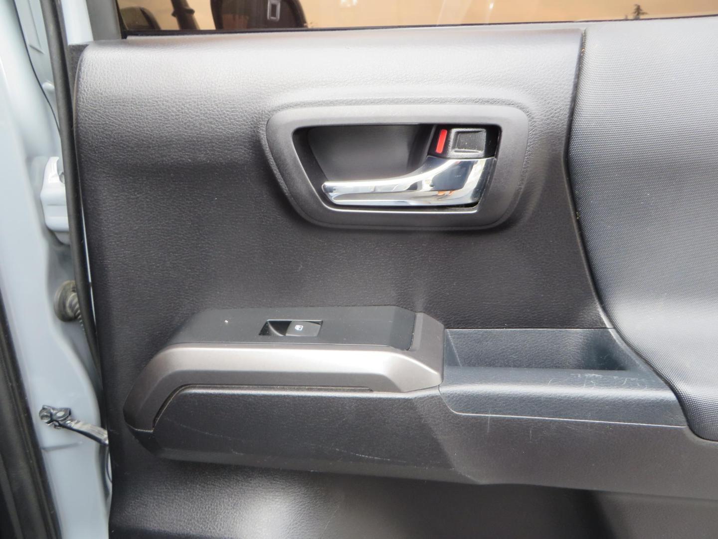 2019 grey /black Toyota Tacoma TRD Sport Double Cab (3TMCZ5AN2KM) with an 3.6L V6 DOHC 24V engine, 6A transmission, located at 2630 Grass Valley Highway, Auburn, CA, 95603, (530) 508-5100, 38.937893, -121.095482 - Must see Tacoma sitting on King 2.5 adjustable remote reservoir coilovers, King 2.5 adjustable remote reservoir rear shocks, Icon Upper control arms, BFG KO3 tires, 17" Method NV wheels, C4 front bumper, Baja Designs lights, LUXX series taillights, aluminum TRD skid plate, bedmat, bed extender, and - Photo#62