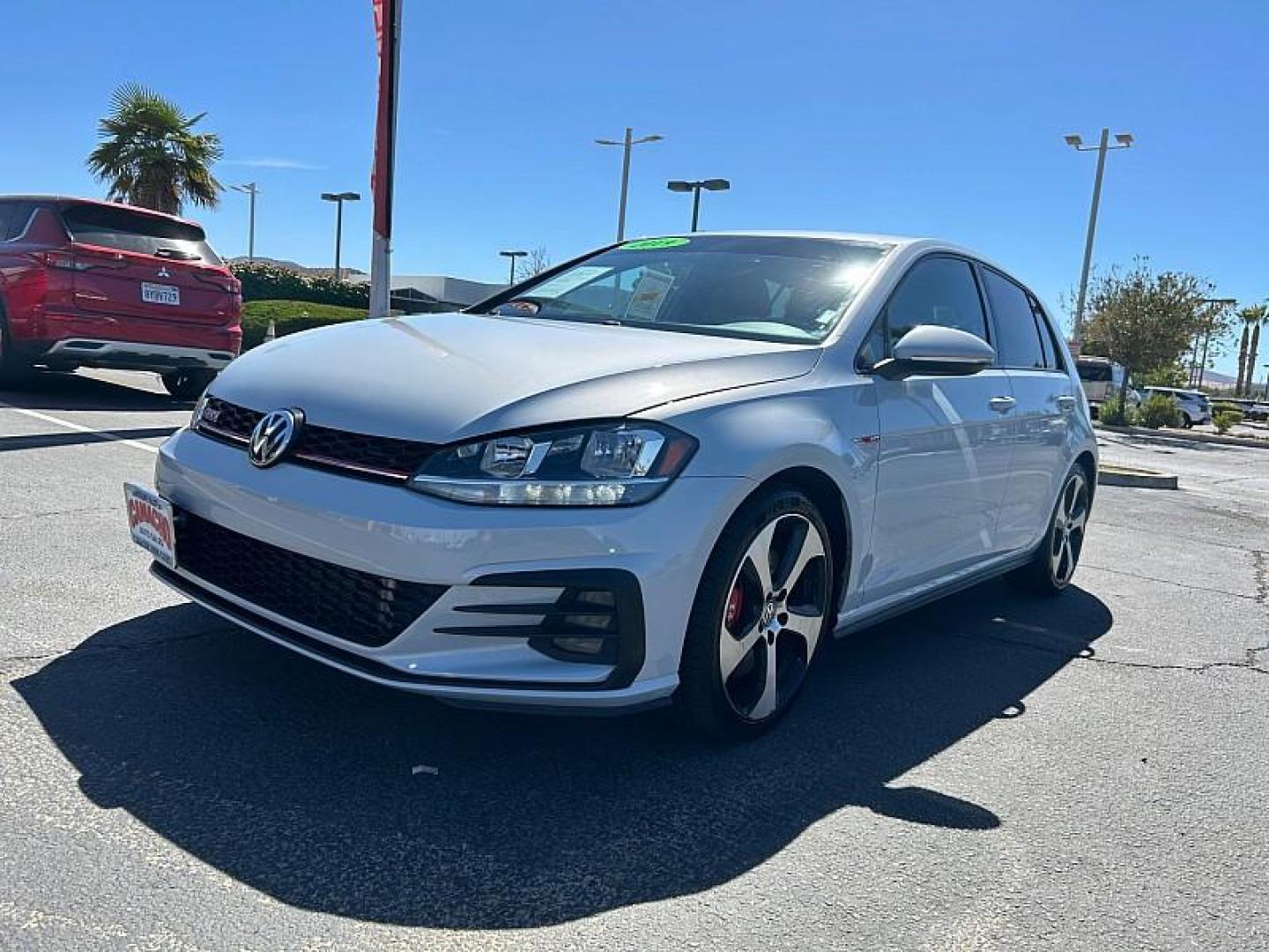 2019 WHITE Volkswagen GTI (3VW6T7AU0KM) with an 4-Cyl Turbo 2.0 Liter engine, Automatic 7-Spd DSG w/Tiptronic transmission, located at 412 Auto Vista Drive, Palmdale, 93551, (661) 945-0620, 34.592636, -118.136681 - Photo#2