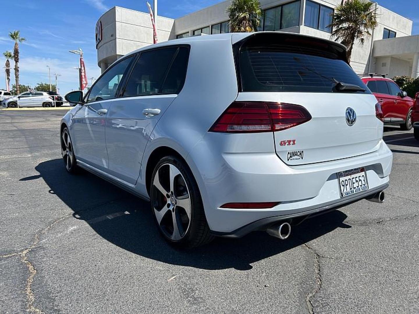 2019 WHITE Volkswagen GTI (3VW6T7AU0KM) with an 4-Cyl Turbo 2.0 Liter engine, Automatic 7-Spd DSG w/Tiptronic transmission, located at 412 Auto Vista Drive, Palmdale, 93551, (661) 945-0620, 34.592636, -118.136681 - Photo#6