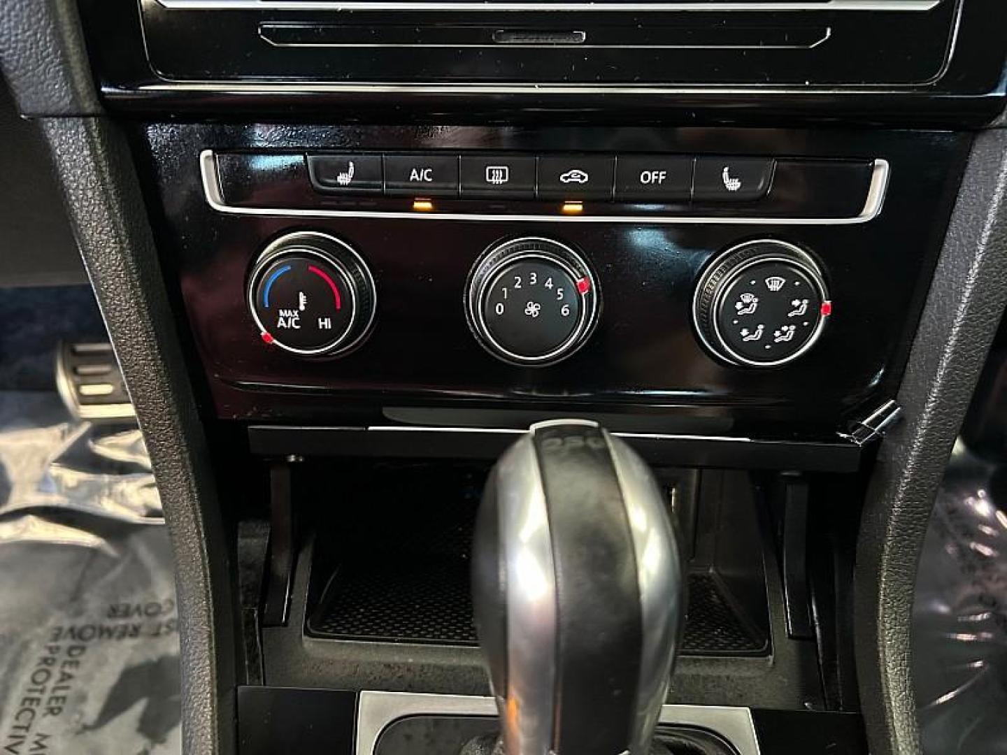 2019 WHITE Volkswagen GTI (3VW6T7AU0KM) with an 4-Cyl Turbo 2.0 Liter engine, Automatic 7-Spd DSG w/Tiptronic transmission, located at 412 Auto Vista Drive, Palmdale, 93551, (661) 945-0620, 34.592636, -118.136681 - Photo#16