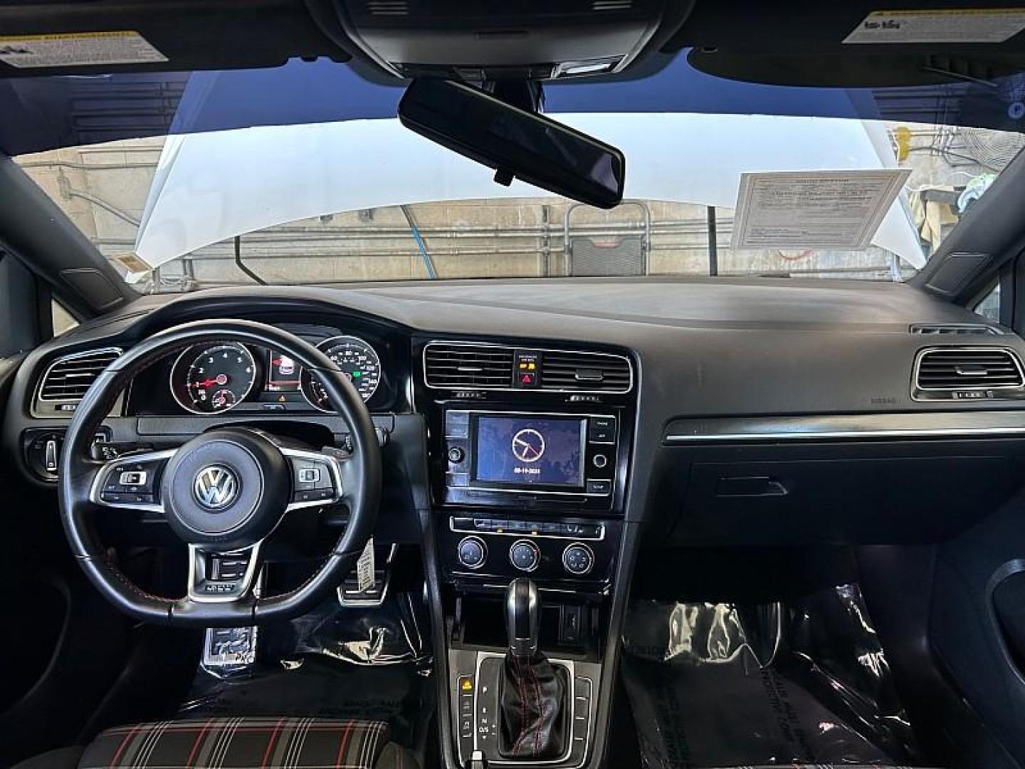 2019 WHITE Volkswagen GTI (3VW6T7AU0KM) with an 4-Cyl Turbo 2.0 Liter engine, Automatic 7-Spd DSG w/Tiptronic transmission, located at 412 Auto Vista Drive, Palmdale, 93551, (661) 945-0620, 34.592636, -118.136681 - Photo#19