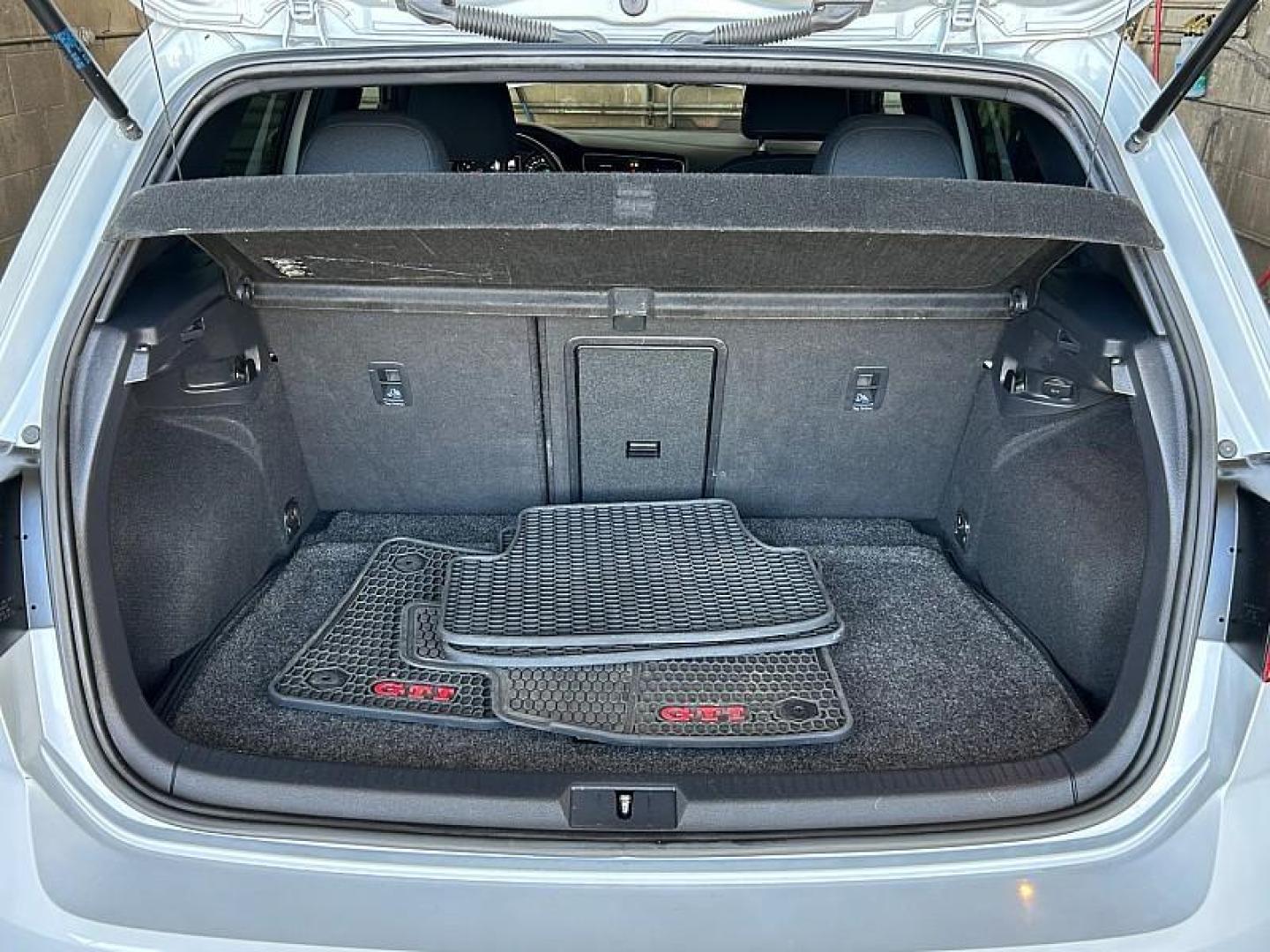 2019 WHITE Volkswagen GTI (3VW6T7AU0KM) with an 4-Cyl Turbo 2.0 Liter engine, Automatic 7-Spd DSG w/Tiptronic transmission, located at 412 Auto Vista Drive, Palmdale, 93551, (661) 945-0620, 34.592636, -118.136681 - Photo#29