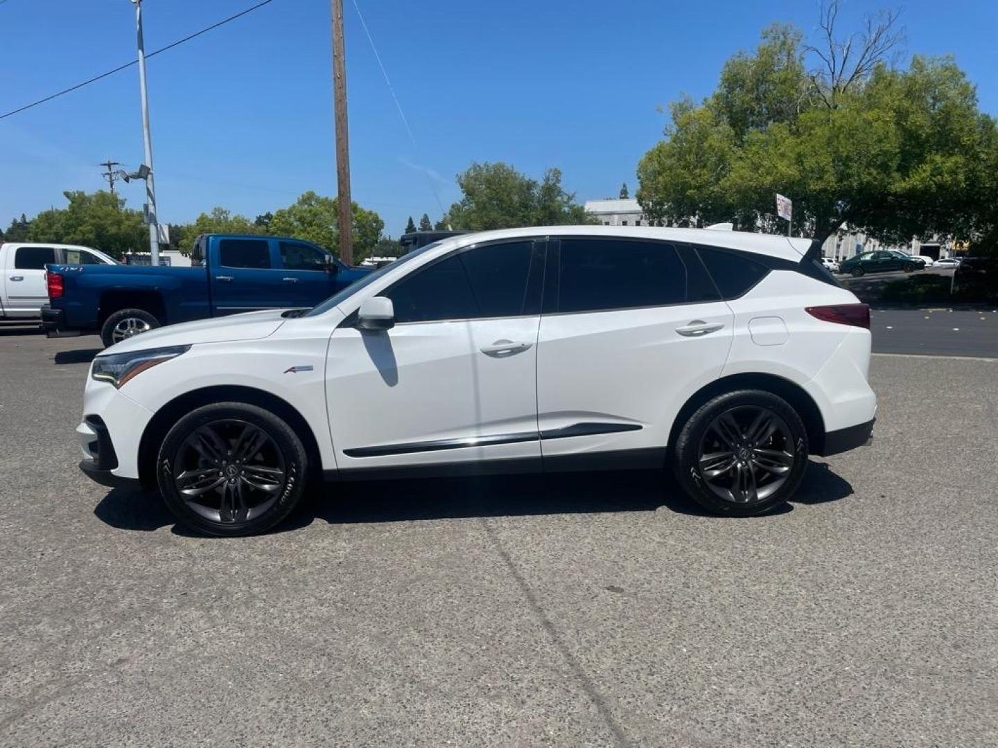 2020 Platinum White Pearl Acura RDX SH-AWD w/A-SPEC (5J8TC2H68LL) with an 2.0L 2.0L Turbo I4 272hp 280ft. lbs. Direct Injection engine, 10-Speed Shiftable Automatic transmission, located at 800 Riverside Ave, Roseville, CA, 95678, 916-773-4549 & Toll Free: 866-719-4393, 38.732265, -121.291039 - AWD CLEAN CARFAX - Photo#4