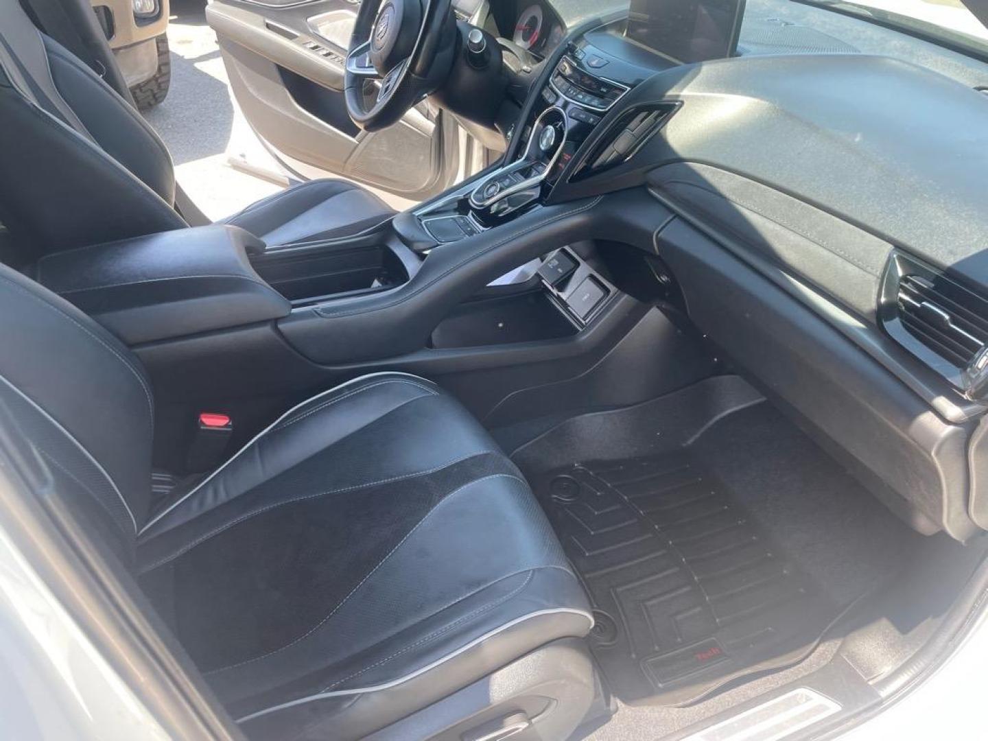 2020 Platinum White Pearl Acura RDX SH-AWD w/A-SPEC (5J8TC2H68LL) with an 2.0L 2.0L Turbo I4 272hp 280ft. lbs. Direct Injection engine, 10-Speed Shiftable Automatic transmission, located at 800 Riverside Ave, Roseville, CA, 95678, 916-773-4549 & Toll Free: 866-719-4393, 38.732265, -121.291039 - AWD CLEAN CARFAX - Photo#12