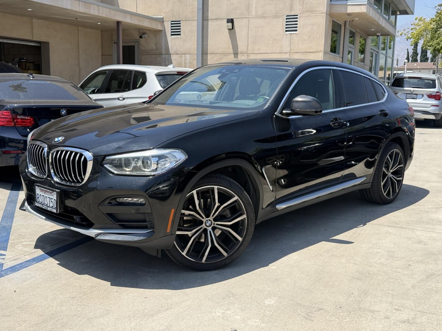 2020 Black /Black BMW X4 xDrive30i (5UX2V1C09LL) with an 2.0L L4 DOHC 16V engine, 8A transmission, located at 30 S. Berkeley Avenue, Pasadena, CA, 91107, (626) 248-7567, 34.145447, -118.109398 - # 2020 BMW X4 xDrive30i for Sale in Pasadena, CA – Buy Here Pay Here Financing Available If you're looking for a luxury SUV that delivers sporty performance, premium comfort, advanced technology, and head-turning style, this 2020 BMW X4 xDrive30i is an outstanding choice. Available now at Crown - Photo#0