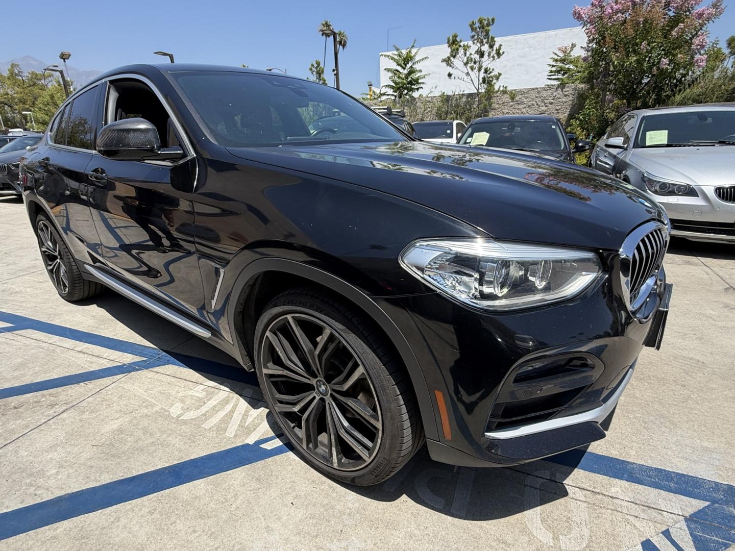 2020 Black /Black BMW X4 xDrive30i (5UX2V1C09LL) with an 2.0L L4 DOHC 16V engine, 8A transmission, located at 30 S. Berkeley Avenue, Pasadena, CA, 91107, (626) 248-7567, 34.145447, -118.109398 - # 2020 BMW X4 xDrive30i for Sale in Pasadena, CA – Buy Here Pay Here Financing Available If you're looking for a luxury SUV that delivers sporty performance, premium comfort, advanced technology, and head-turning style, this 2020 BMW X4 xDrive30i is an outstanding choice. Available now at Crown - Photo#5