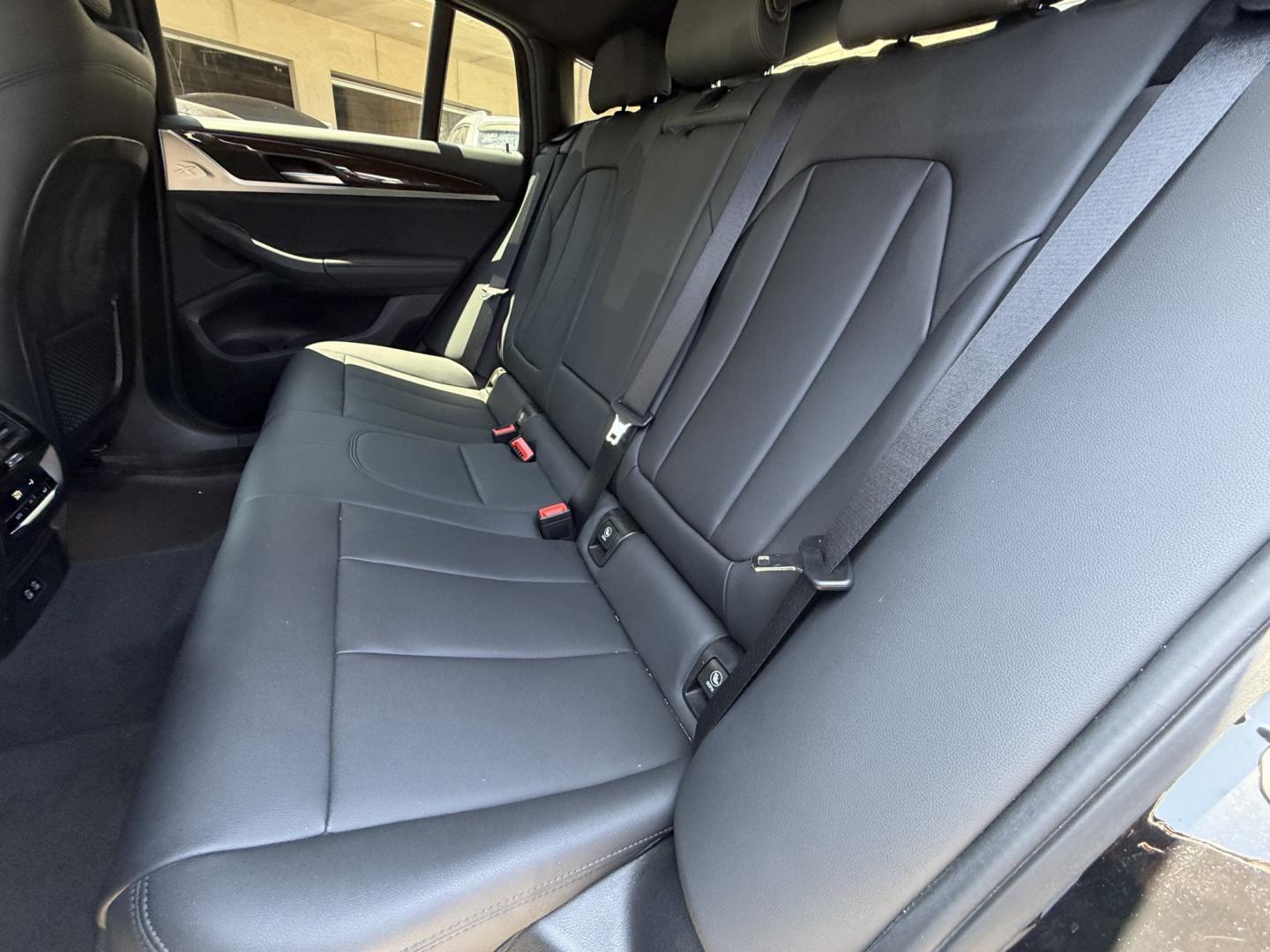 2020 Black /Black BMW X4 xDrive30i (5UX2V1C09LL) with an 2.0L L4 DOHC 16V engine, 8A transmission, located at 30 S. Berkeley Avenue, Pasadena, CA, 91107, (626) 248-7567, 34.145447, -118.109398 - # 2020 BMW X4 xDrive30i for Sale in Pasadena, CA – Buy Here Pay Here Financing Available If you're looking for a luxury SUV that delivers sporty performance, premium comfort, advanced technology, and head-turning style, this 2020 BMW X4 xDrive30i is an outstanding choice. Available now at Crown - Photo#8