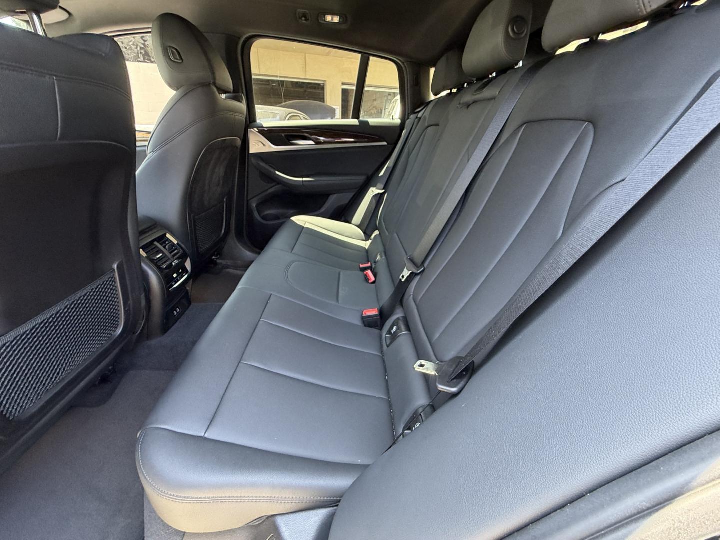 2020 Black /Black BMW X4 xDrive30i (5UX2V1C09LL) with an 2.0L L4 DOHC 16V engine, 8A transmission, located at 30 S. Berkeley Avenue, Pasadena, CA, 91107, (626) 248-7567, 34.145447, -118.109398 - # 2020 BMW X4 xDrive30i for Sale in Pasadena, CA – Buy Here Pay Here Financing Available If you're looking for a luxury SUV that delivers sporty performance, premium comfort, advanced technology, and head-turning style, this 2020 BMW X4 xDrive30i is an outstanding choice. Available now at Crown - Photo#9
