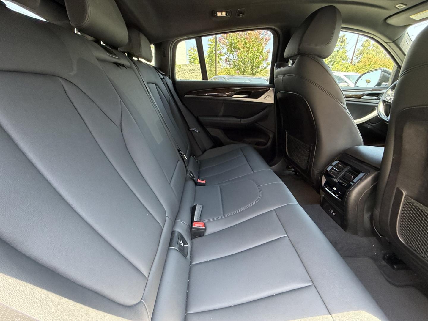 2020 Black /Black BMW X4 xDrive30i (5UX2V1C09LL) with an 2.0L L4 DOHC 16V engine, 8A transmission, located at 30 S. Berkeley Avenue, Pasadena, CA, 91107, (626) 248-7567, 34.145447, -118.109398 - # 2020 BMW X4 xDrive30i for Sale in Pasadena, CA – Buy Here Pay Here Financing Available If you're looking for a luxury SUV that delivers sporty performance, premium comfort, advanced technology, and head-turning style, this 2020 BMW X4 xDrive30i is an outstanding choice. Available now at Crown - Photo#16