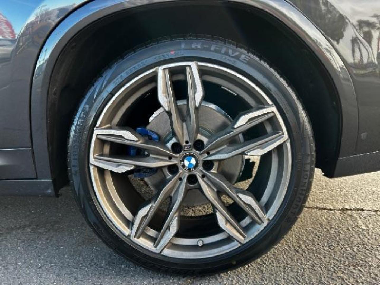 2020 GRAY BMW X4 (5UX2V5C07L9) with an 6-Cyl Twin Turbo 3.0 Liter engine, Automatic 8-Spd w/Sport and Manual Modes transmission, located at 412 Auto Vista Drive, Palmdale, 93551, (661) 945-0620, 34.592636, -118.136681 - Photo#15