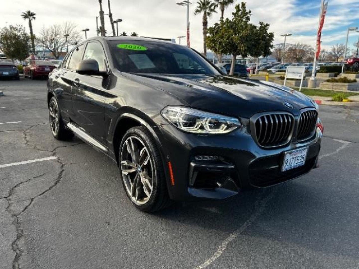 2020 GRAY BMW X4 (5UX2V5C07L9) with an 6-Cyl Twin Turbo 3.0 Liter engine, Automatic 8-Spd w/Sport and Manual Modes transmission, located at 412 Auto Vista Drive, Palmdale, 93551, (661) 945-0620, 34.592636, -118.136681 - Photo#2