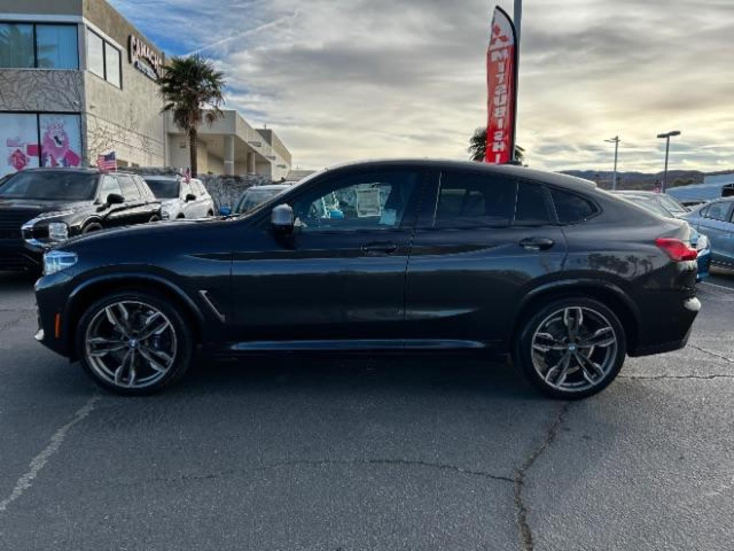 2020 GRAY BMW X4 (5UX2V5C07L9) with an 6-Cyl Twin Turbo 3.0 Liter engine, Automatic 8-Spd w/Sport and Manual Modes transmission, located at 412 Auto Vista Drive, Palmdale, 93551, (661) 945-0620, 34.592636, -118.136681 - Photo#5