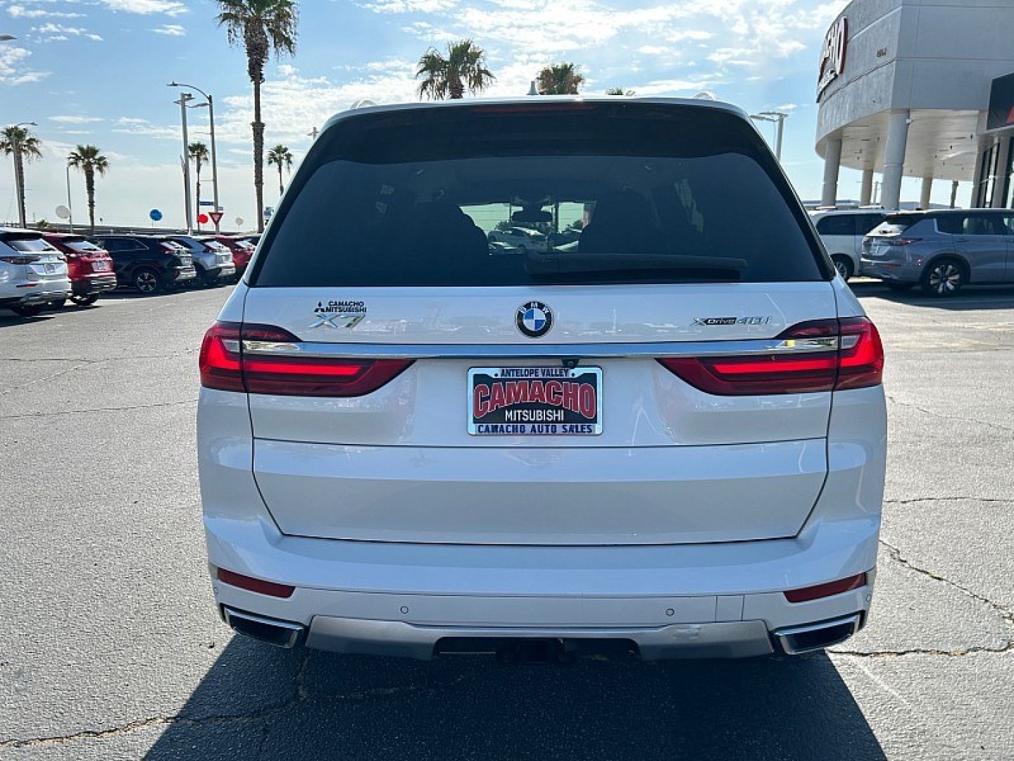 2020 White BMW X7 (5UXCW2C05L9) with an V6 Turbo 3.0 Liter engine, Automatic 8-Spd Steptronic w/Sport transmission, located at 412 Auto Vista Drive, Palmdale, 93551, (661) 945-0620, 34.592636, -118.136681- Photo#3