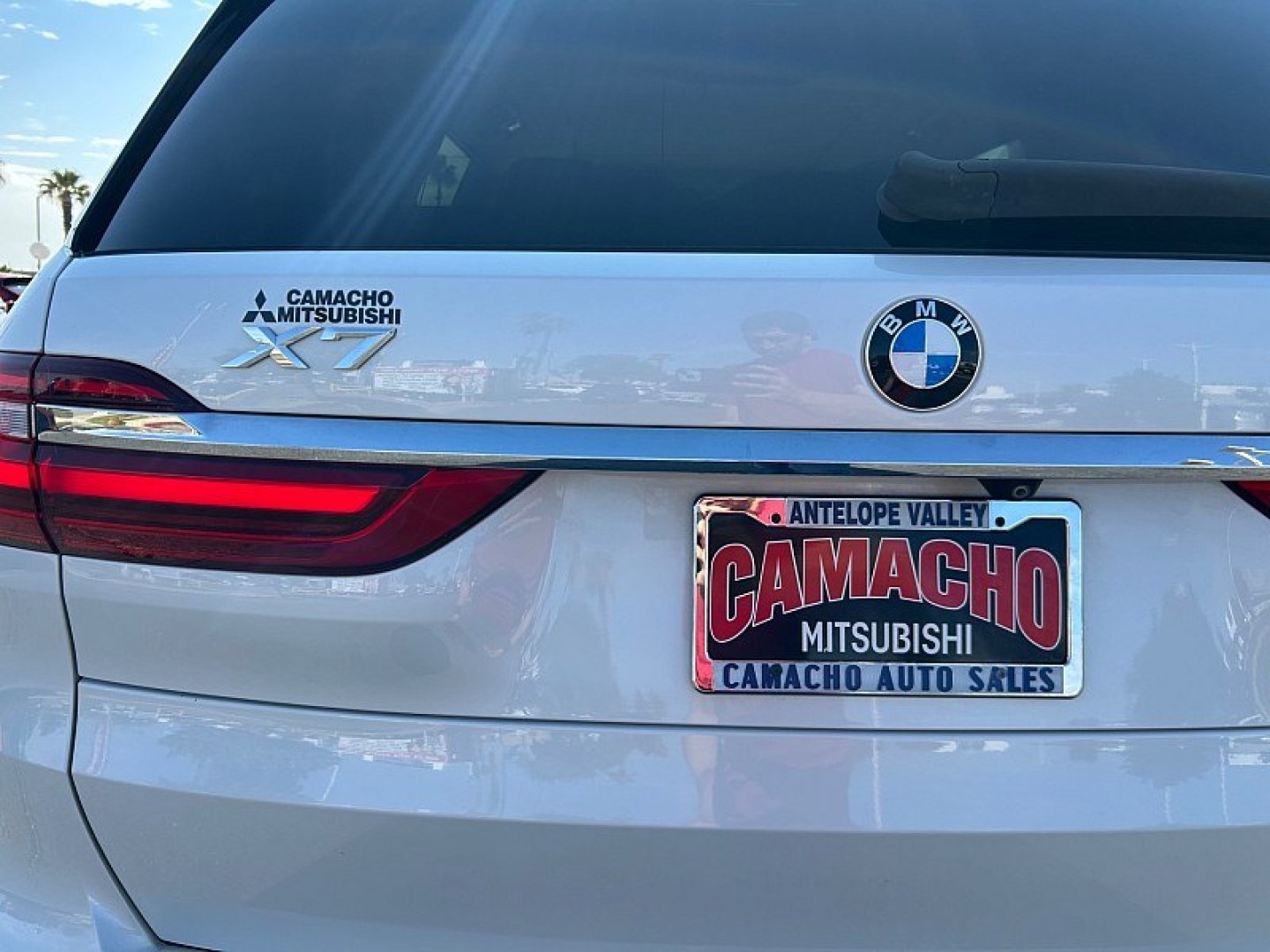 2020 White BMW X7 (5UXCW2C05L9) with an V6 Turbo 3.0 Liter engine, Automatic 8-Spd Steptronic w/Sport transmission, located at 412 Auto Vista Drive, Palmdale, 93551, (661) 945-0620, 34.592636, -118.136681- Photo#14