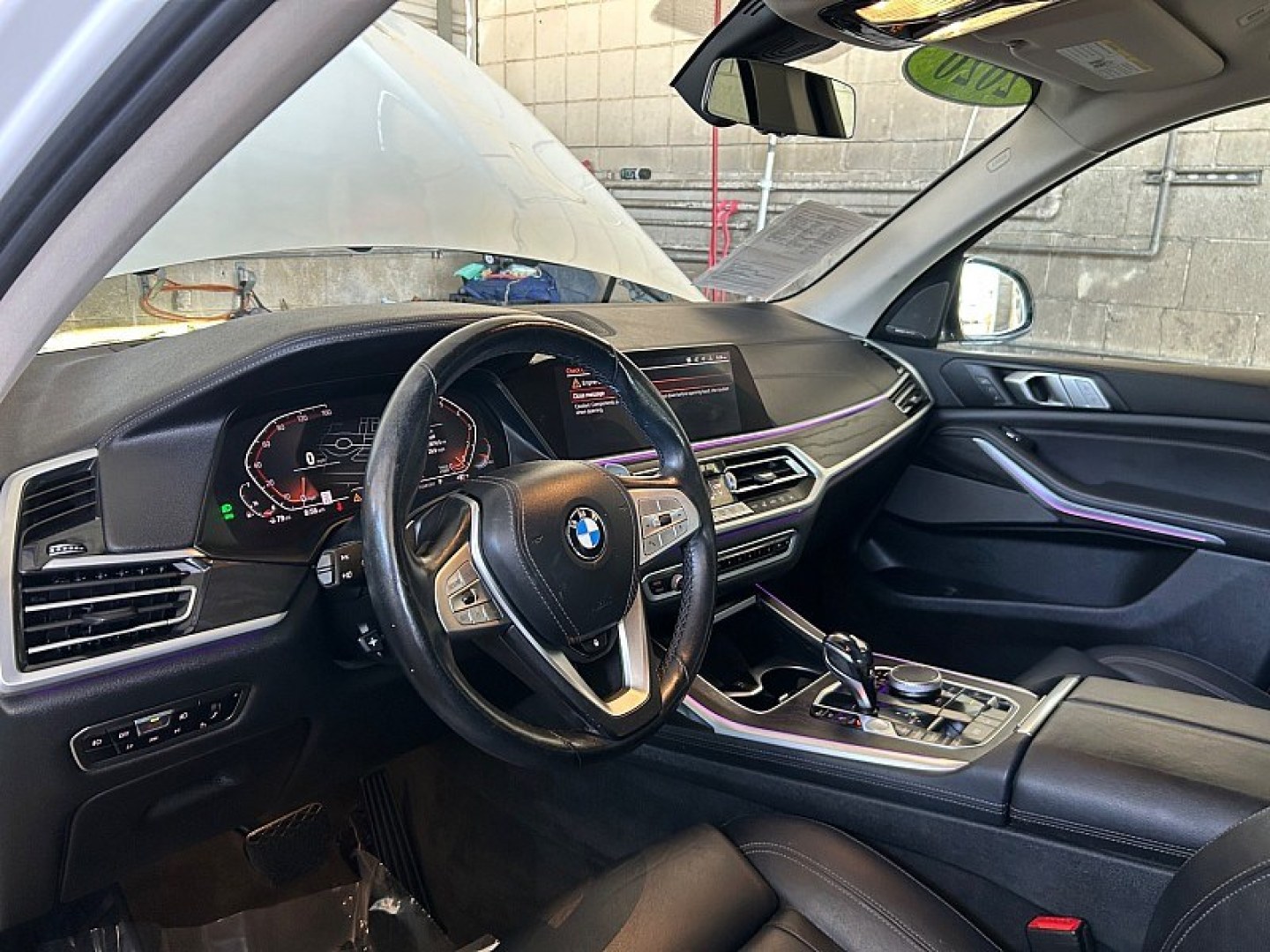 2020 White BMW X7 (5UXCW2C05L9) with an V6 Turbo 3.0 Liter engine, Automatic 8-Spd Steptronic w/Sport transmission, located at 412 Auto Vista Drive, Palmdale, 93551, (661) 945-0620, 34.592636, -118.136681- Photo#16