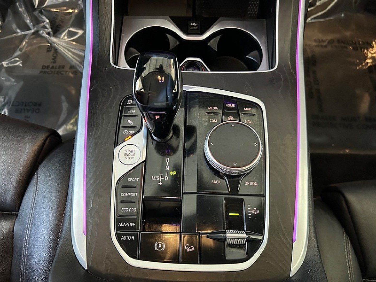 2020 White BMW X7 (5UXCW2C05L9) with an V6 Turbo 3.0 Liter engine, Automatic 8-Spd Steptronic w/Sport transmission, located at 412 Auto Vista Drive, Palmdale, 93551, (661) 945-0620, 34.592636, -118.136681- Photo#23