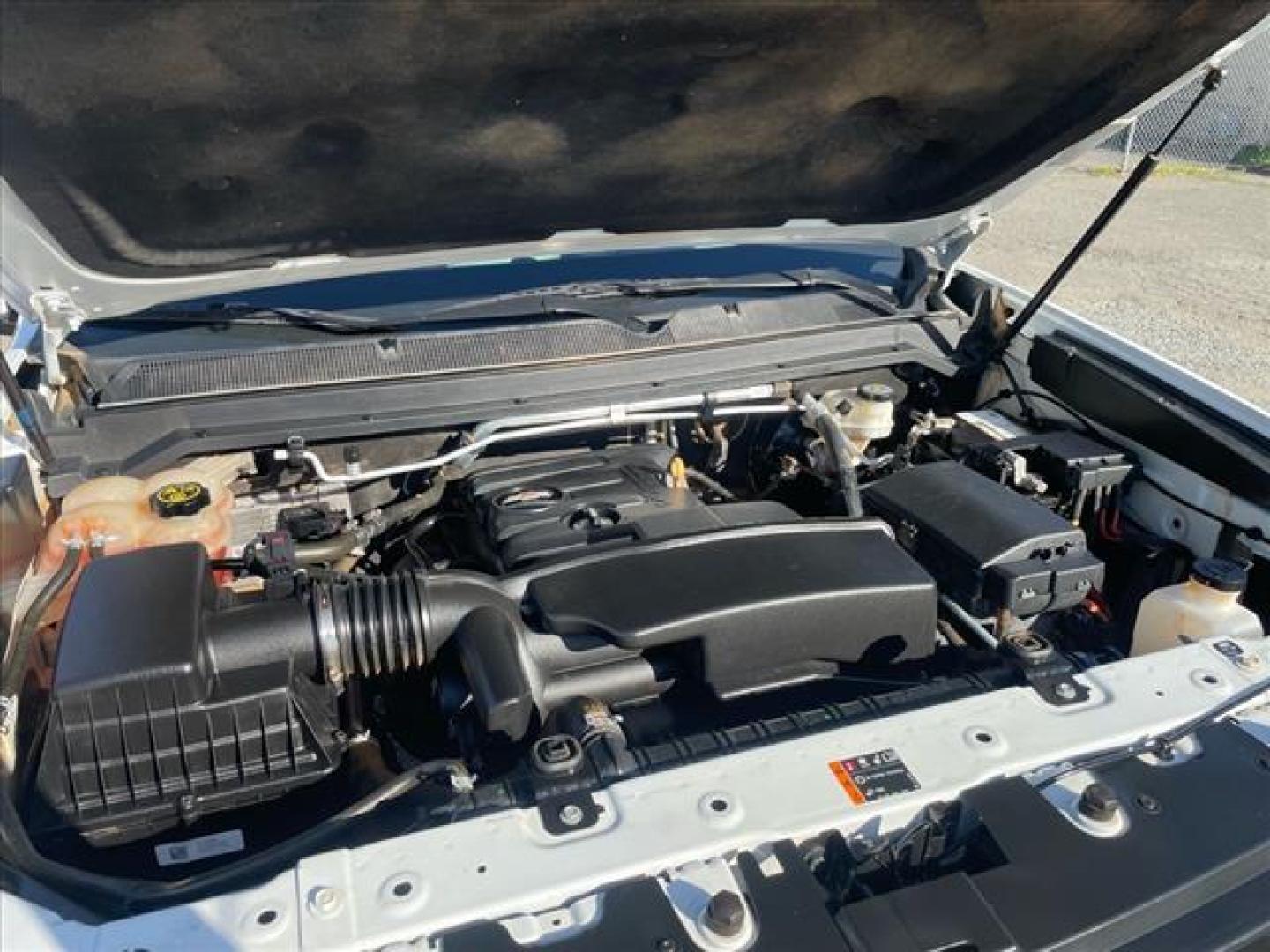 2020 Summit White Chevrolet Colorado LT (1GCHTCEA3L1) with an 2.5L 2.5L I4 200hp 191ft. lbs. Direct Injection engine, 6-Speed Shiftable Automatic transmission, located at 800 Riverside Ave, Roseville, CA, 95678, 916-773-4549 & Toll Free: 866-719-4393, 38.732265, -121.291039 - 4X4 EXTENDED CAB LT ONE OWNER - Photo#14