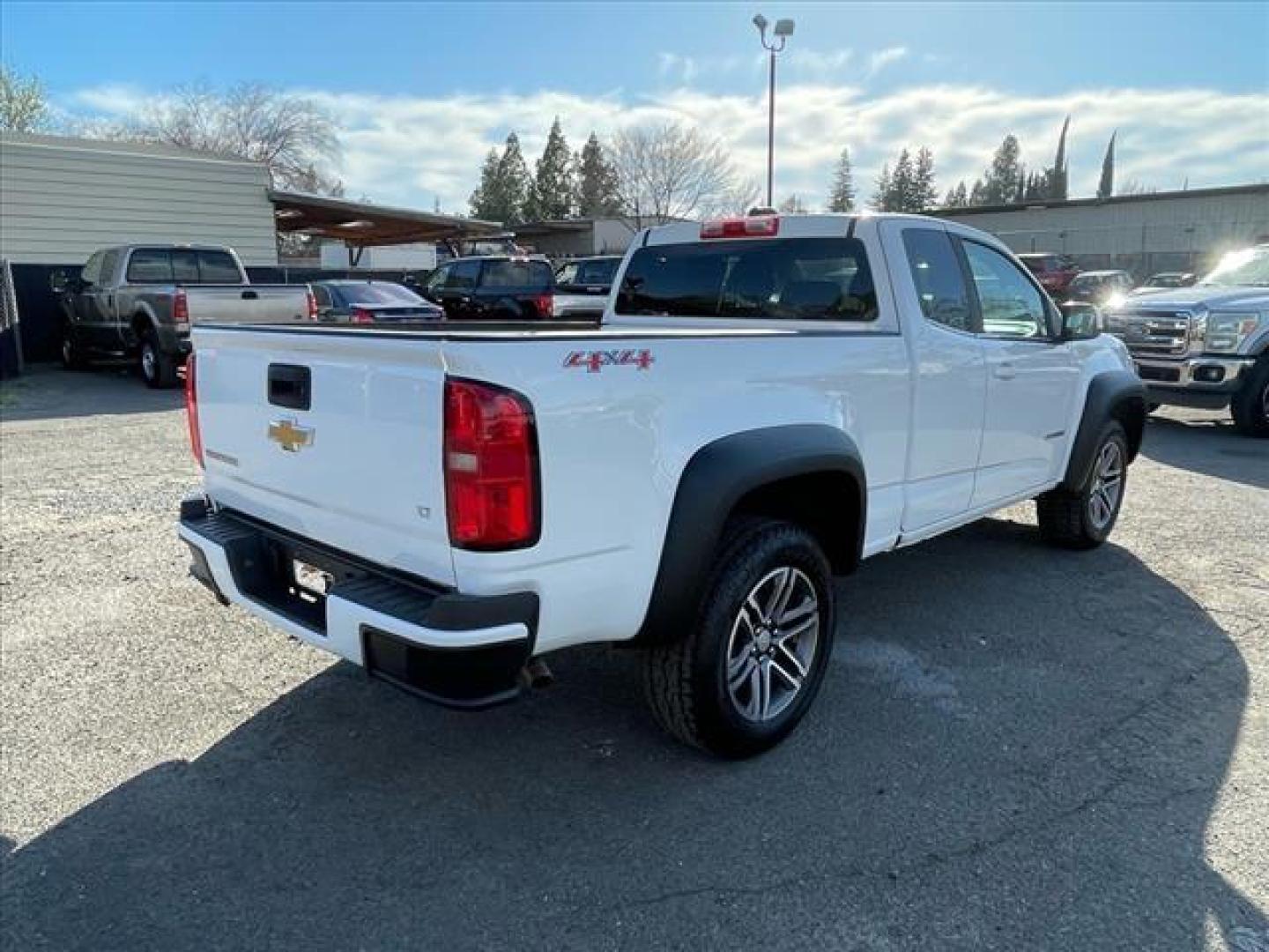 2020 Summit White Chevrolet Colorado LT (1GCHTCEA3L1) with an 2.5L 2.5L I4 200hp 191ft. lbs. Direct Injection engine, 6-Speed Shiftable Automatic transmission, located at 800 Riverside Ave, Roseville, CA, 95678, 916-773-4549 & Toll Free: 866-719-4393, 38.732265, -121.291039 - 4X4 EXTENDED CAB LT ONE OWNER - Photo#3
